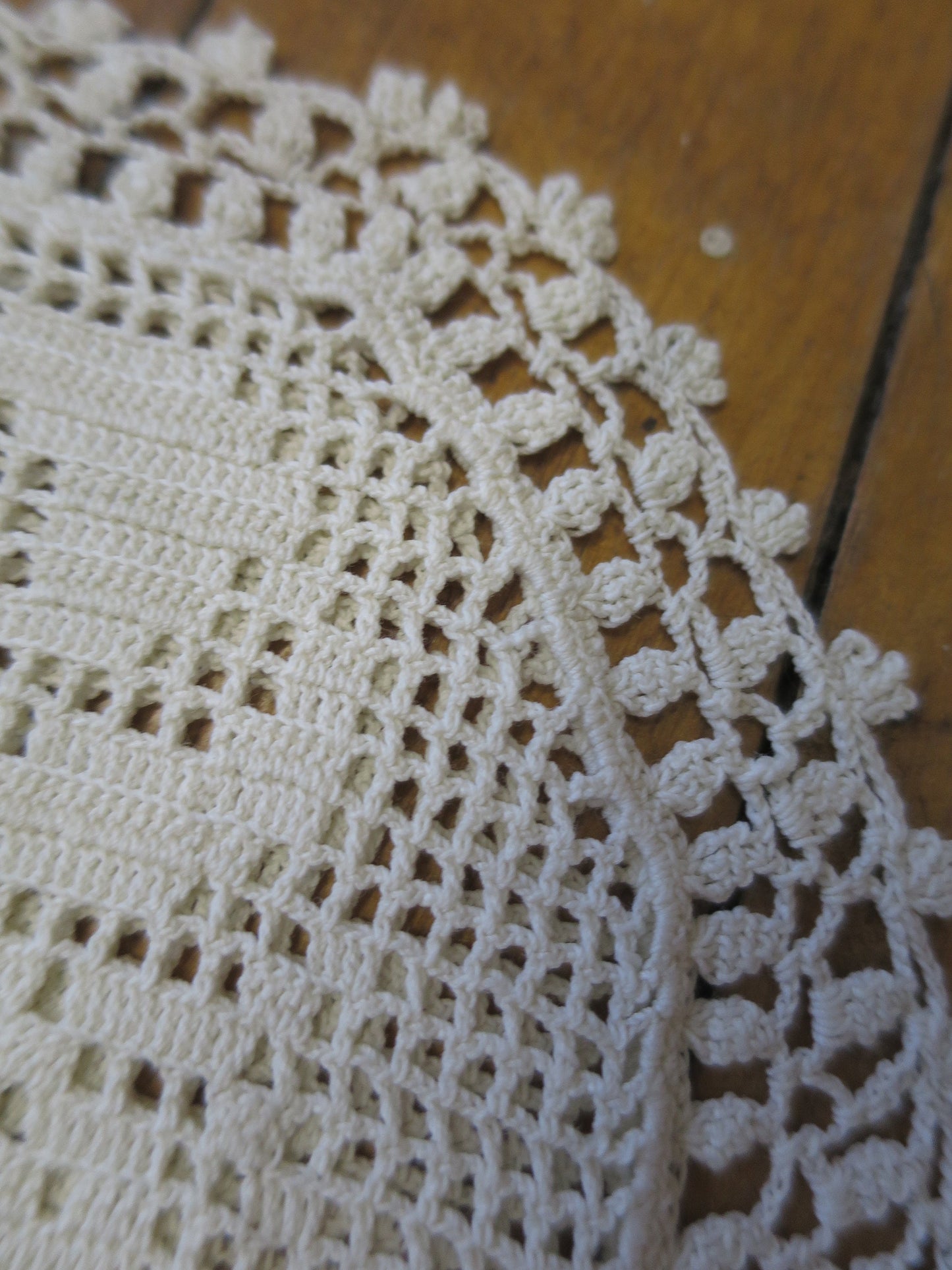 Pretty Vintage Hand Crochet Tea Cosy- Lilies