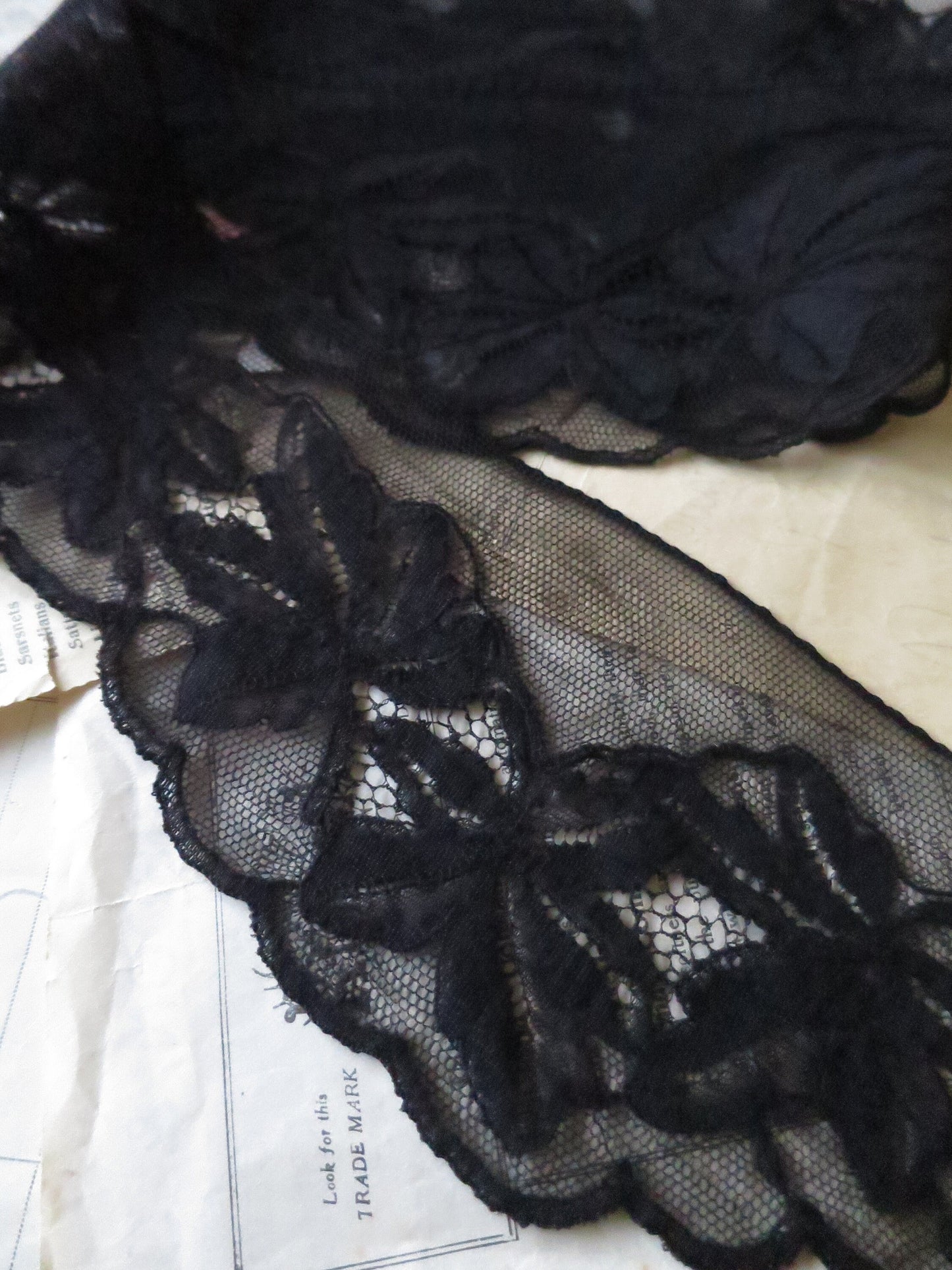 Black English Nottingham Lace- Foliage- 9.8 cm