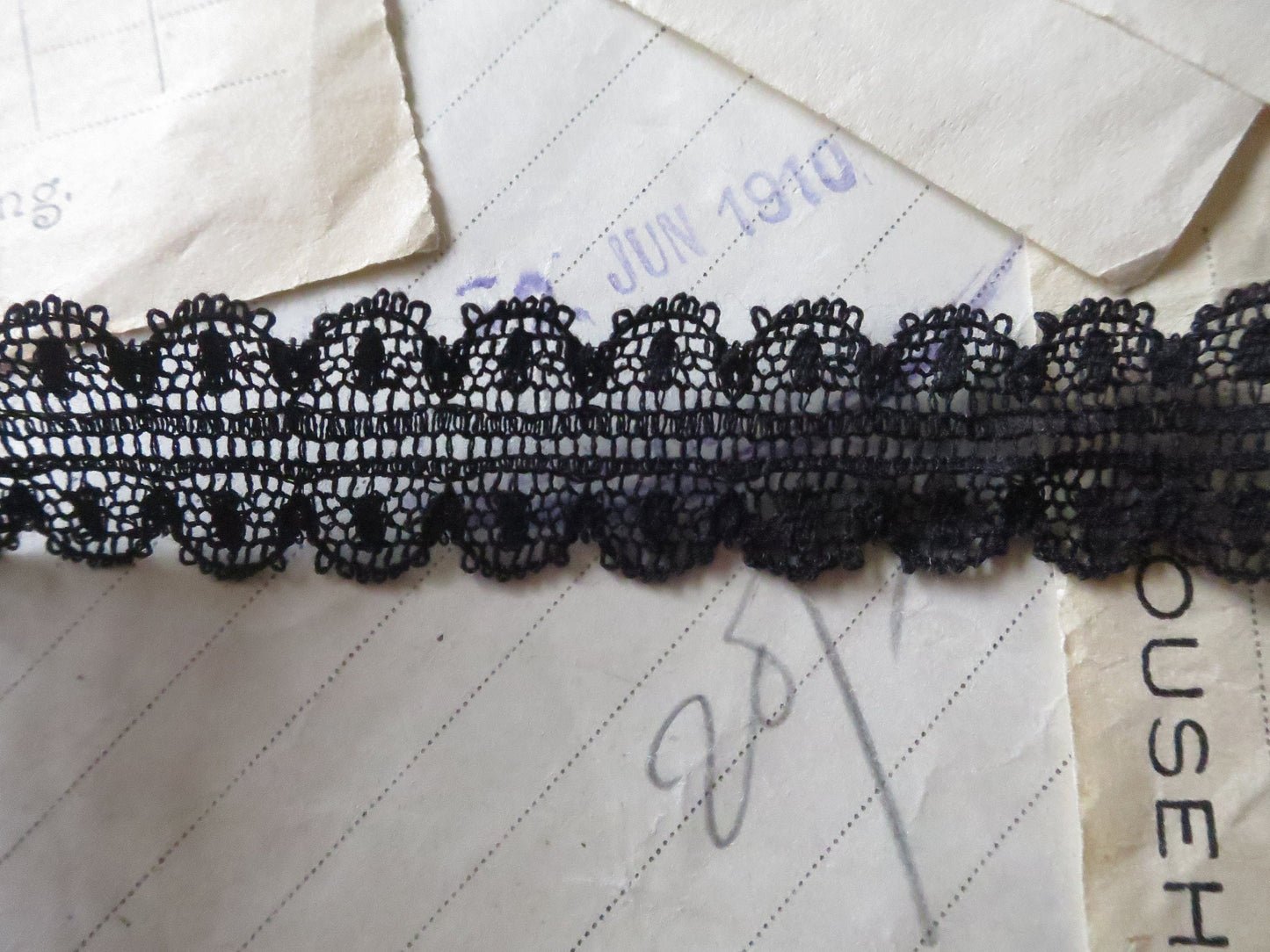 Black English Nottingham Lace- Scallops Point Lace- Galloon- 1.7 cm