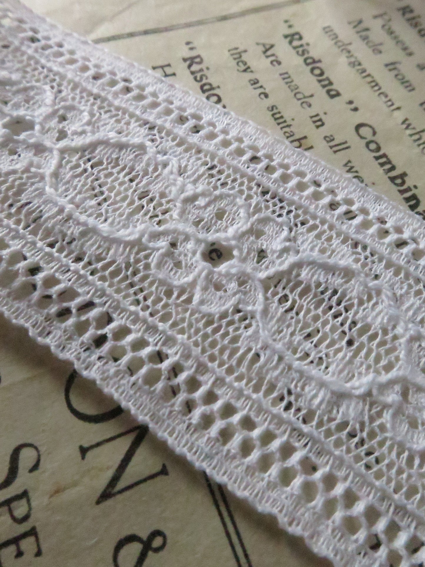 White English Nottingham Lace- Floral Point- Insertion- 3.5 cm