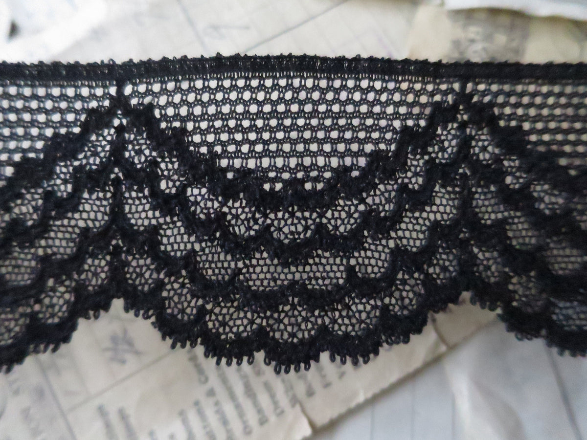 Black 5.5cm Nottingham lace Frothy Triple Swags Point Lace design