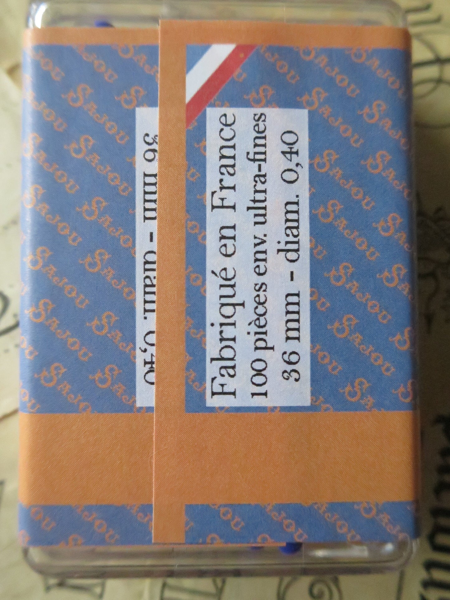 Sajou Box Ultra-Fine Murano Glass Headed Pins