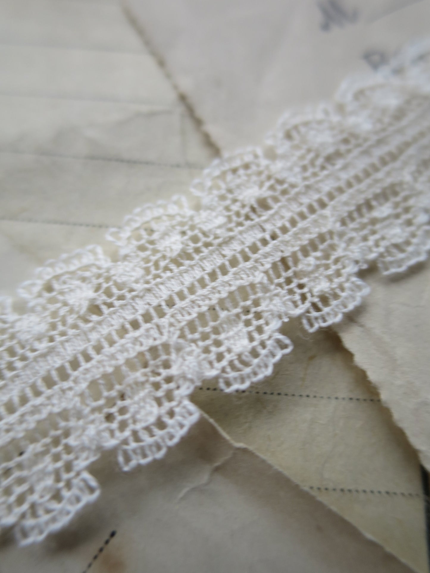Ecru English Nottingham Lace- Scallops Point Lace- Galloon- 1.7 cm