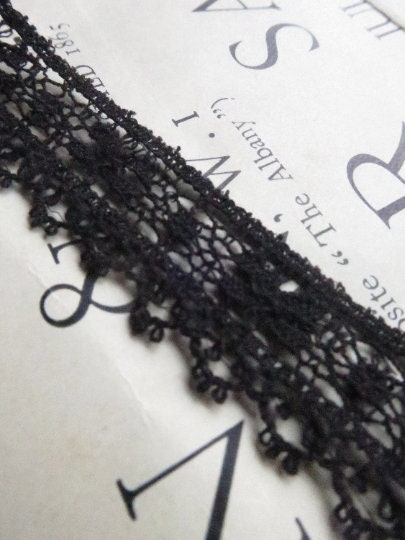 Black English Nottingham Lace- Bows Guipure- 1.7 cm