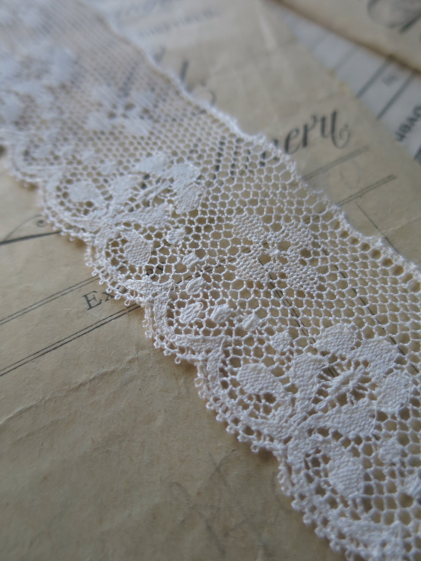Ecru English Nottingham Lace- Valenciennes Floral Spot- 3.5 cm