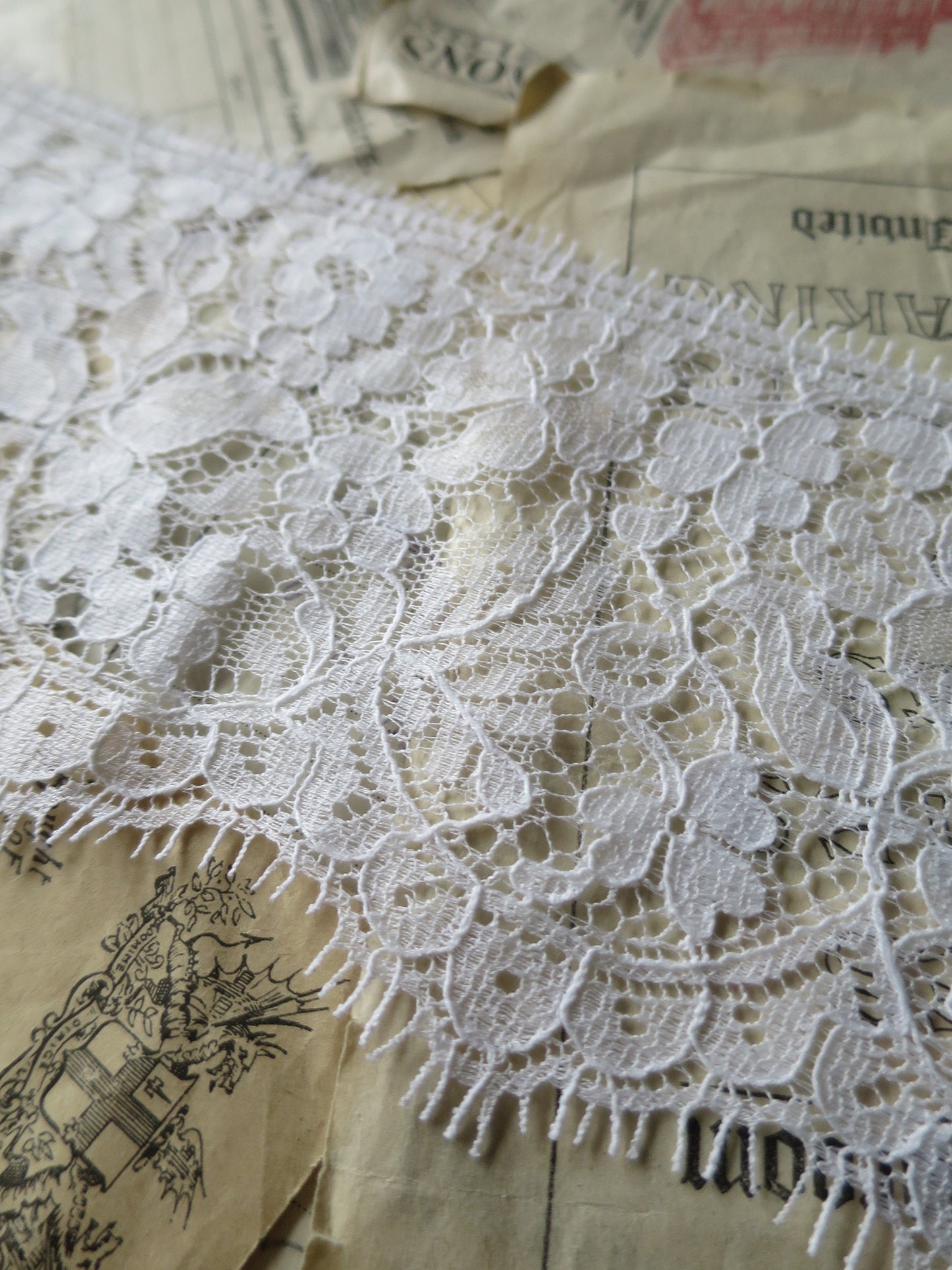 White English Nottingham Lace- Floral Honiton - 9.8 cm