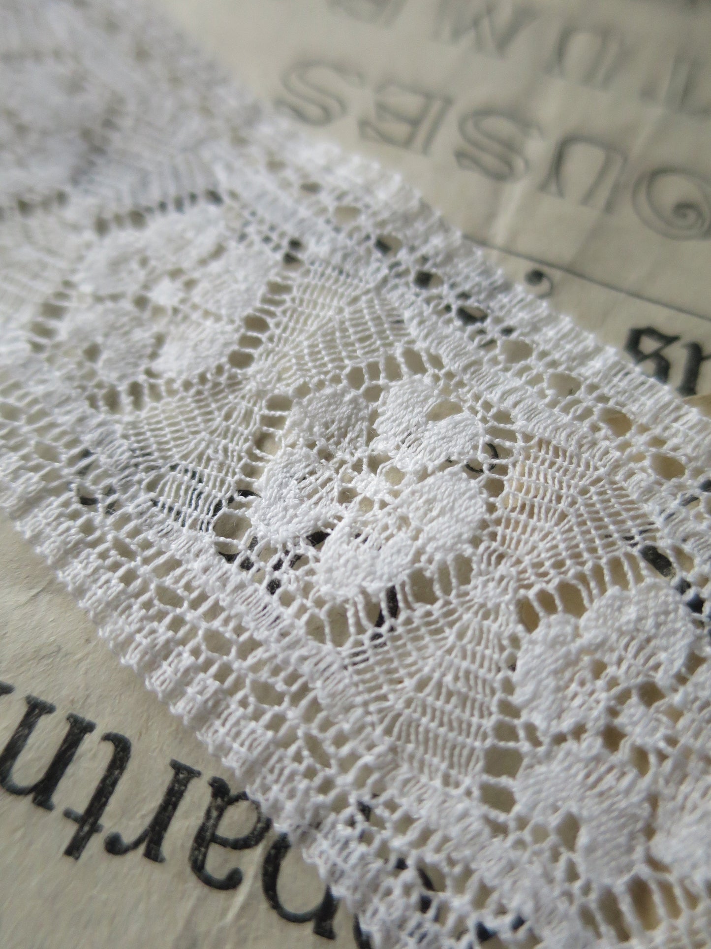 Off White English Nottingham Lace- Fine Floral Torchon- Insertion- 3.5 cm