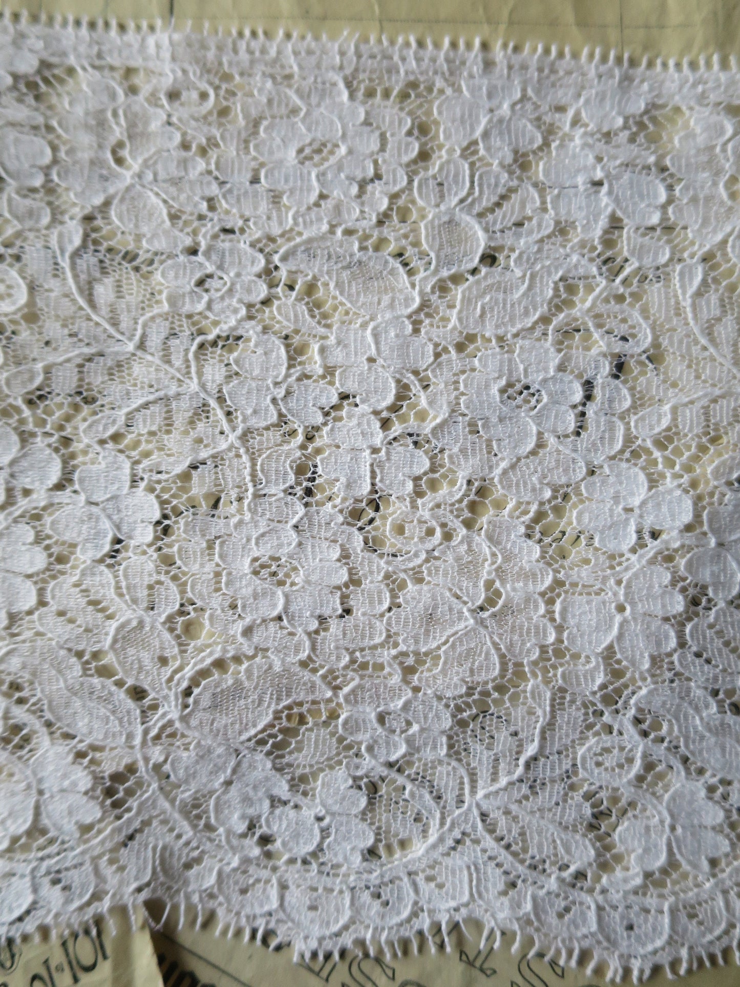 White English Nottingham Lace- Floral Honiton- 16 cm