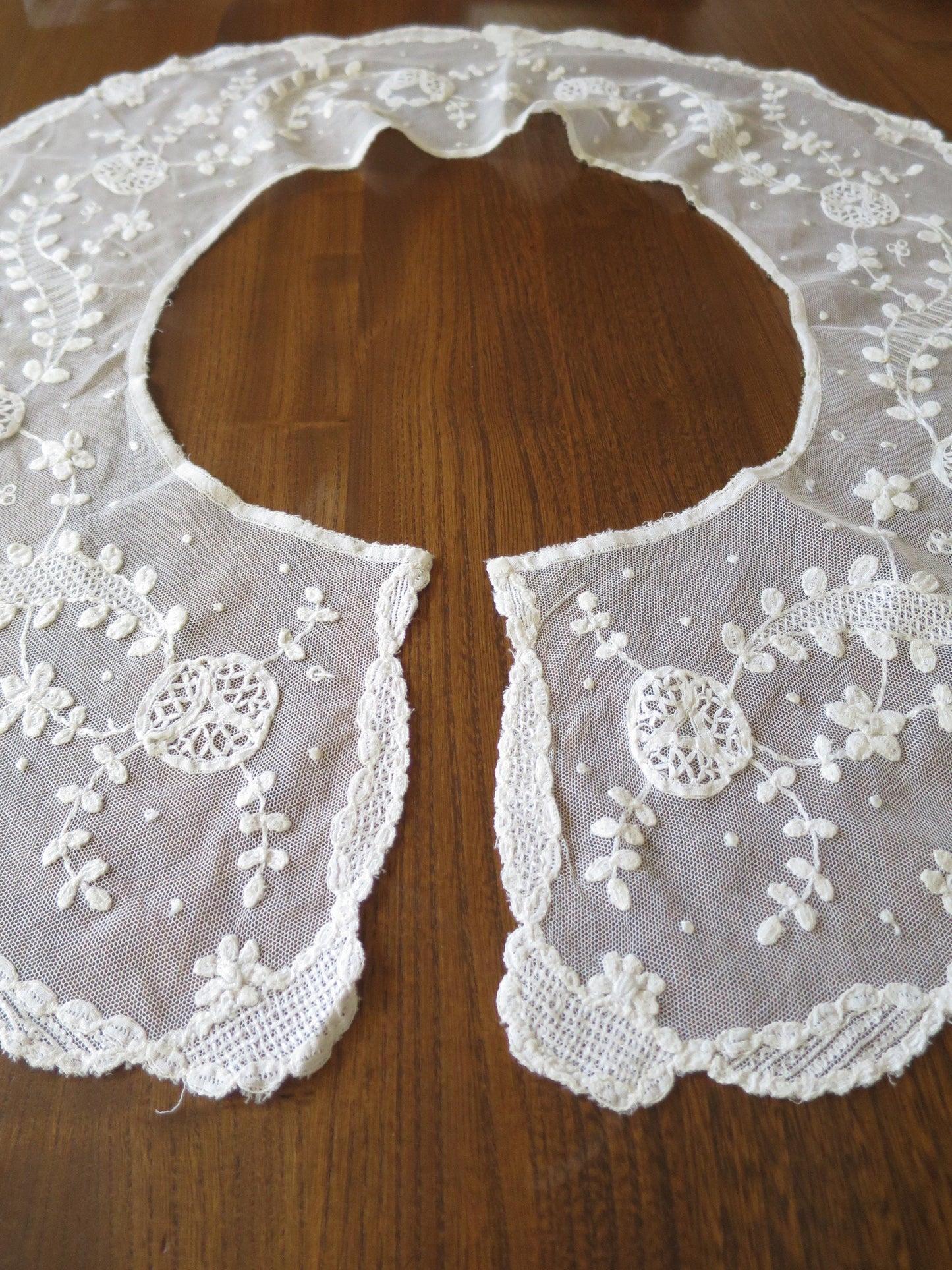 Antique Edwardian Applied Tape Lace & Needle run Net Bertha Collar