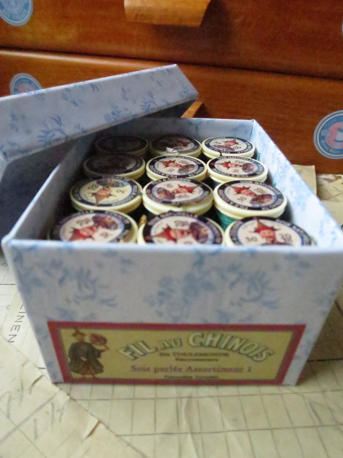 Sajou Boxed Set 12 Fil au Lin Glace Waxed Linen Thread- No.1 Dark Tones