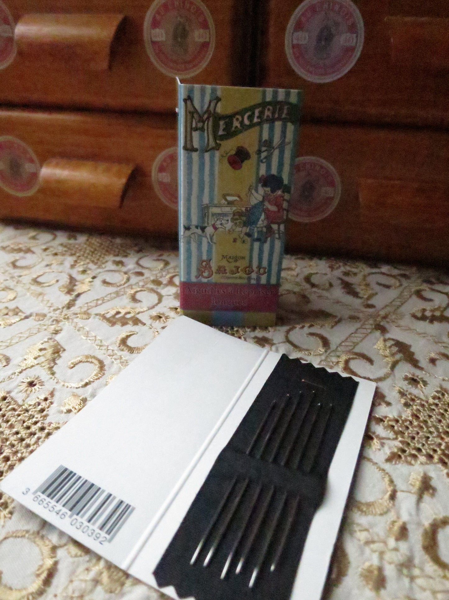 Sajou Booklet 6 Long Sharp Point Darning Needles- Mercerie