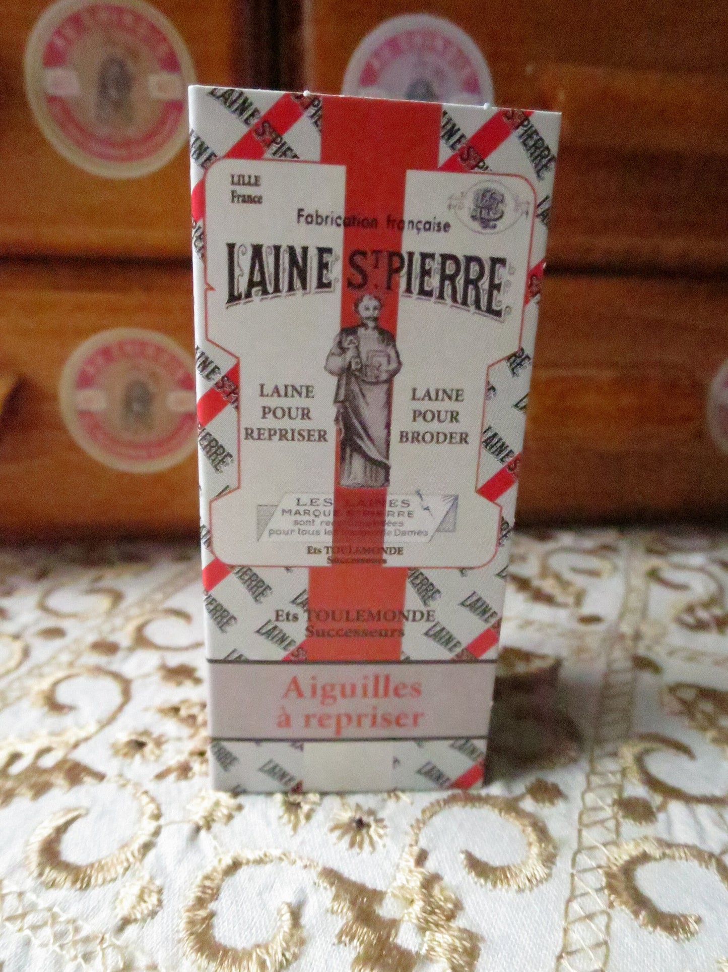 Sajou Booklet 6 Sharp Point Darning Needles- Laine St Pierre