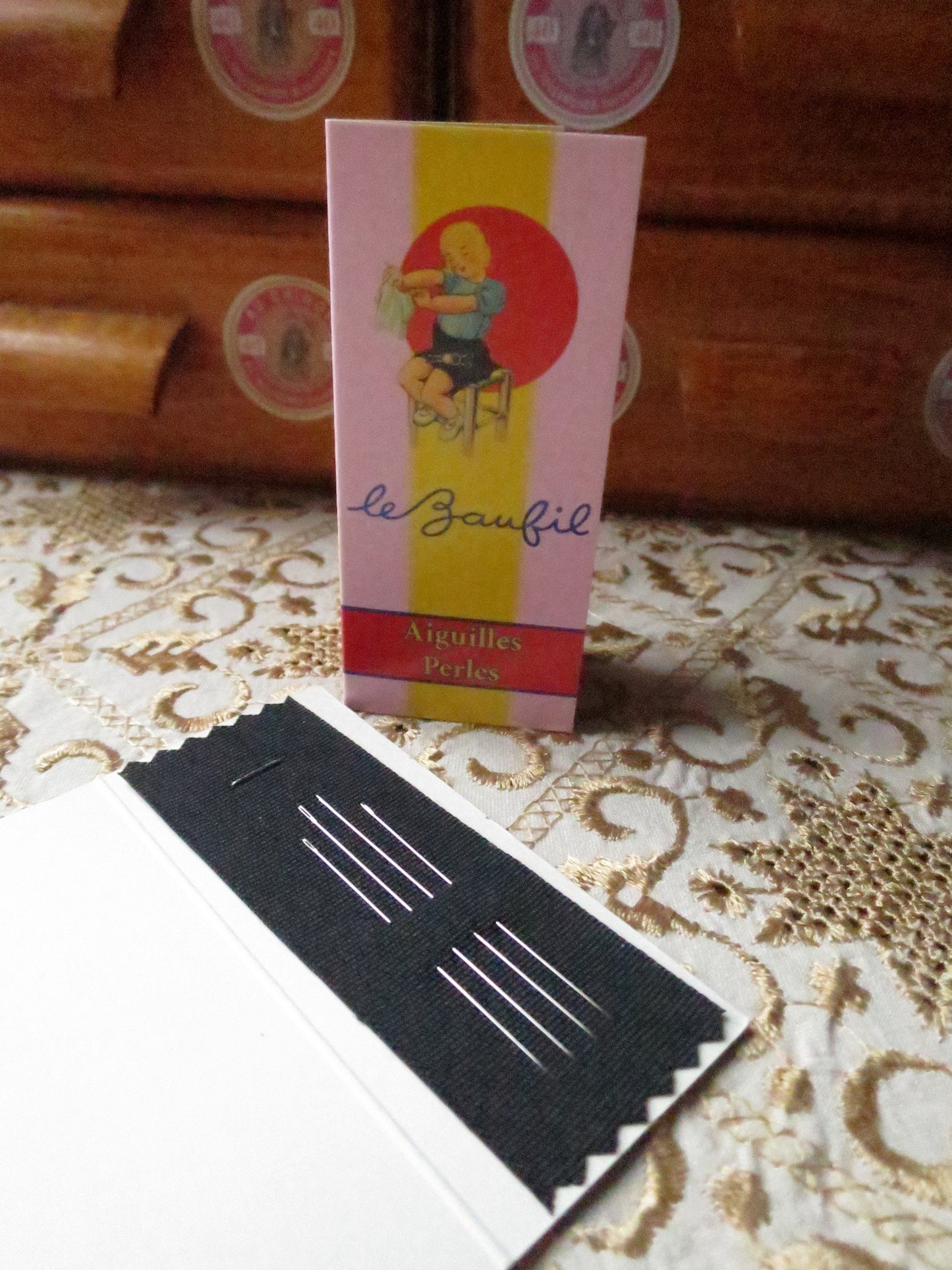 Sajou Booklet 4 Beading Needles No's 10 & 12