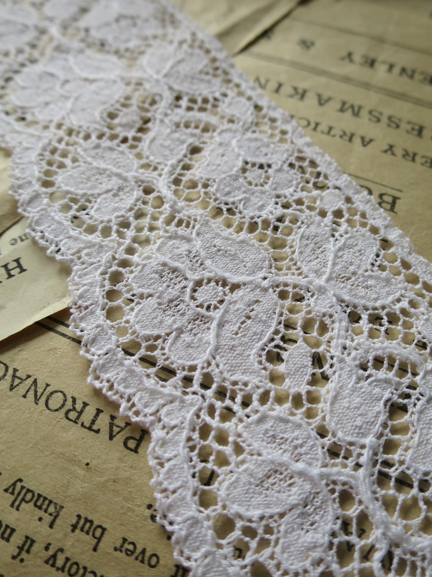 White English Nottingham Lace- Scalloped Raised Floral Guipure- 5.5 cm