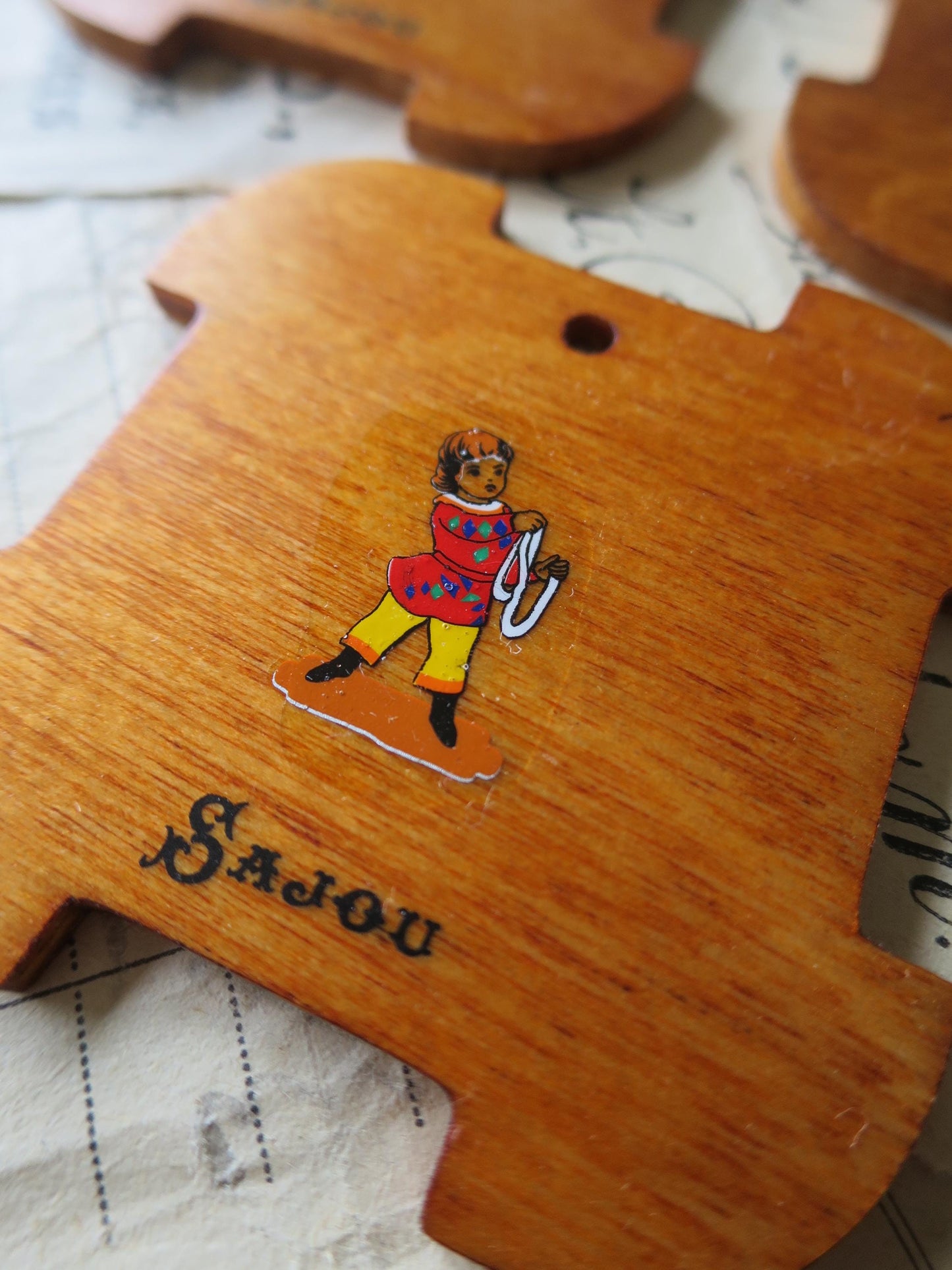 Sajou 3 Wooden Thread Cards- Children