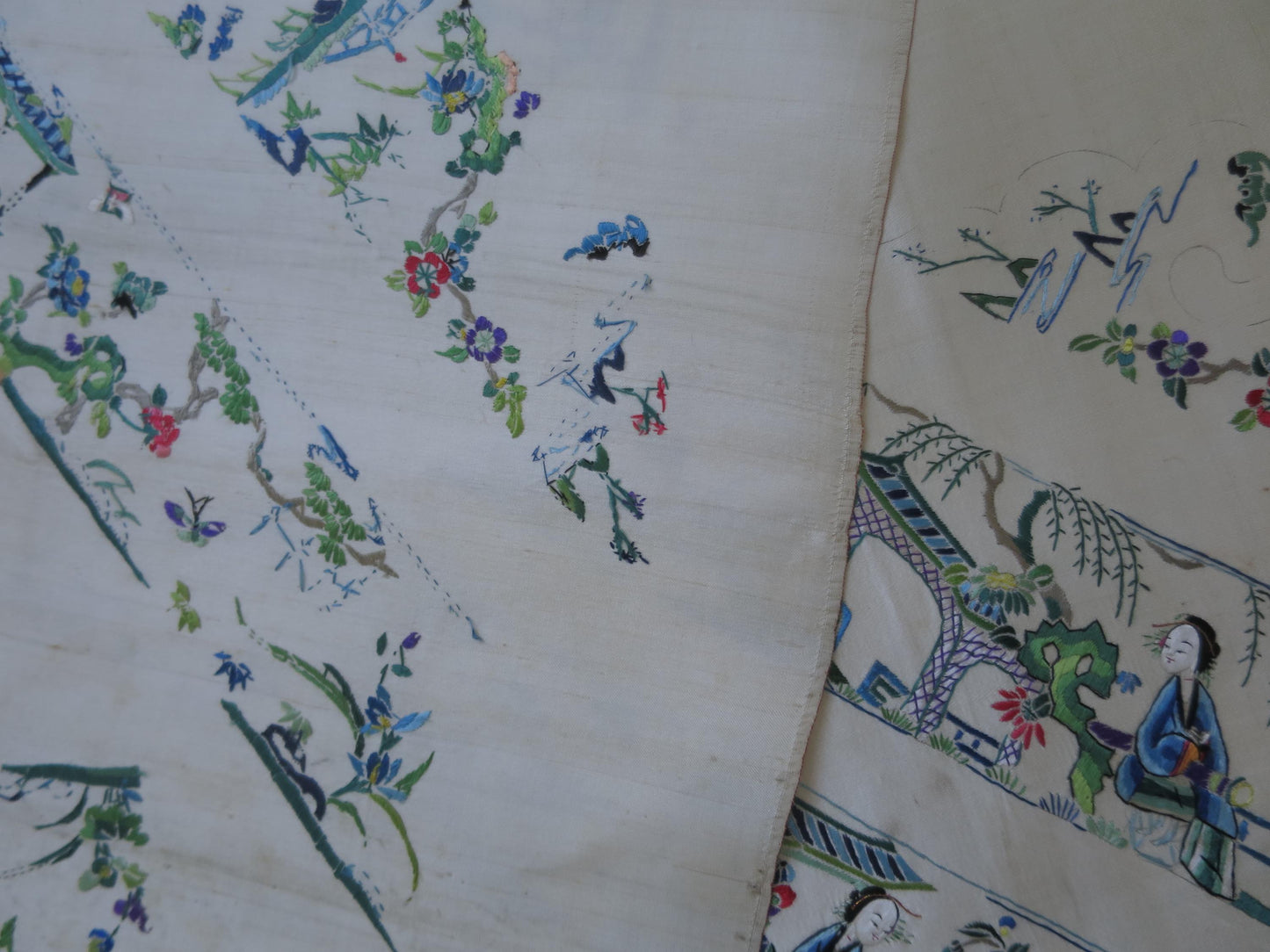 Antique Chinese uncut panel of silk sleeve bands and collar-Qing dynasty, 1800's