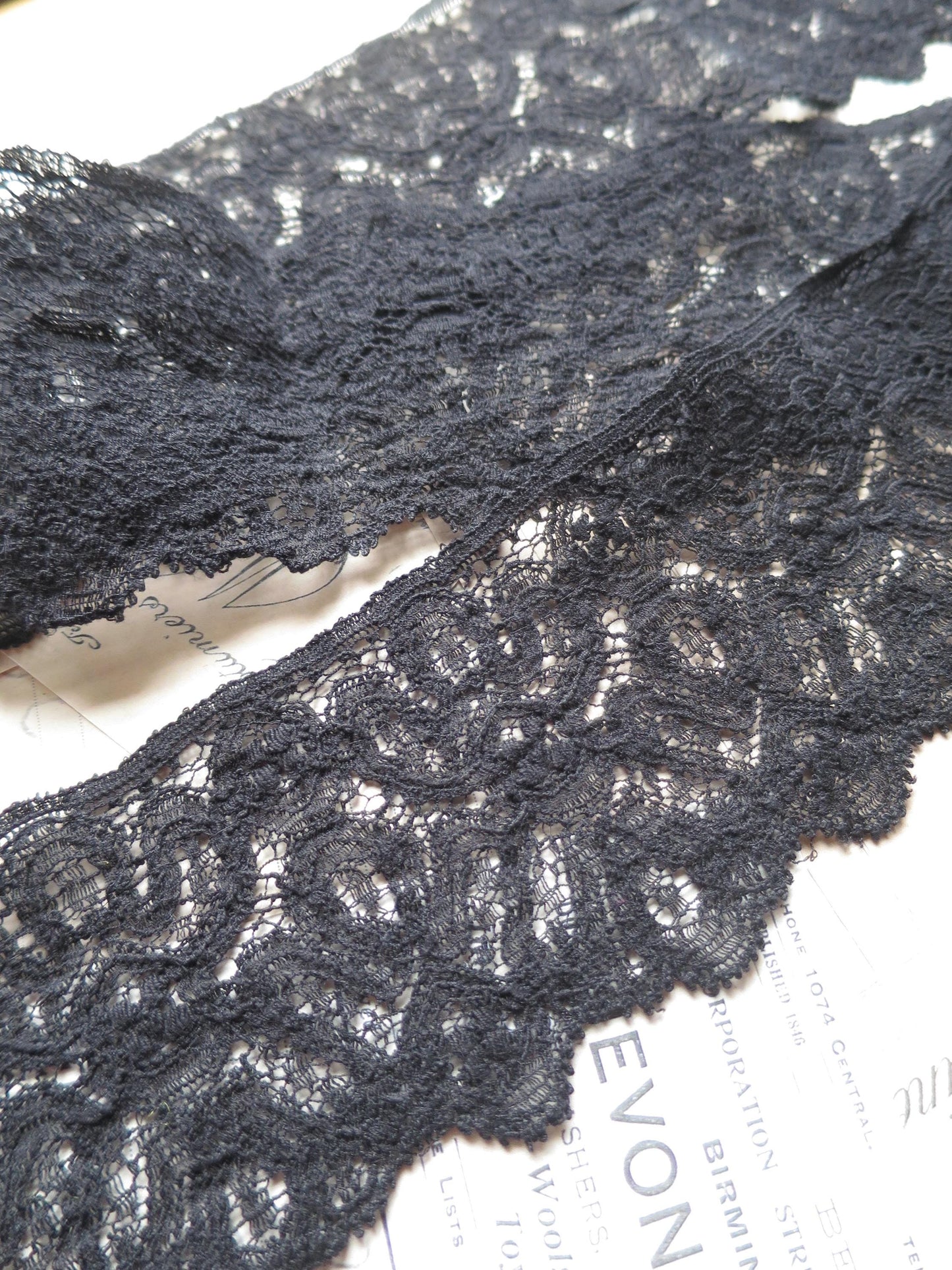 English Nottingham Lace- Intricate Frothy Guipure- 7.5 cm