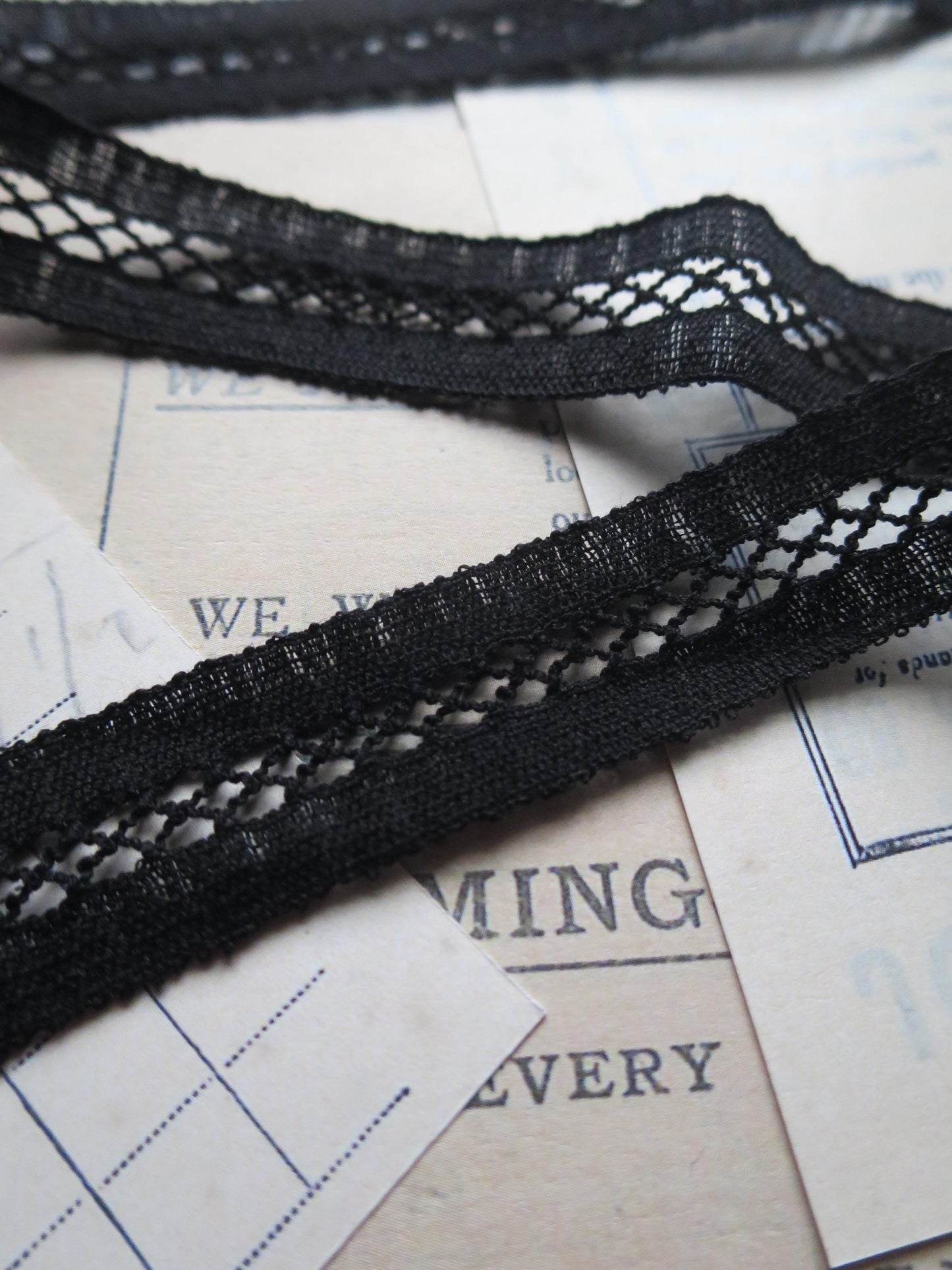 English Nottingham Lace- Faggoting Insertion- 1.7 cm