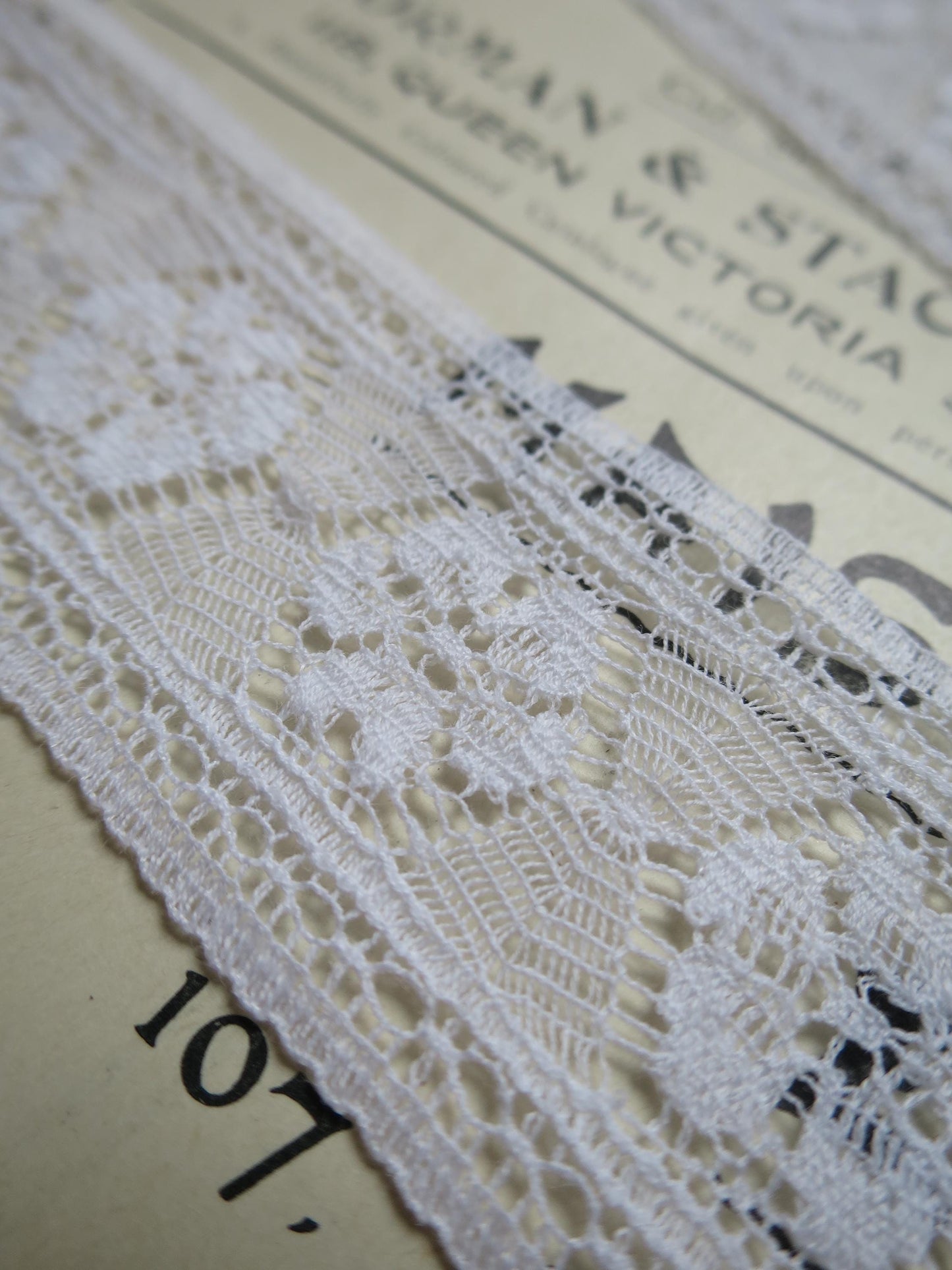 White English Nottingham Lace- Fine Floral Torchon- Insertion- 3.5 cm