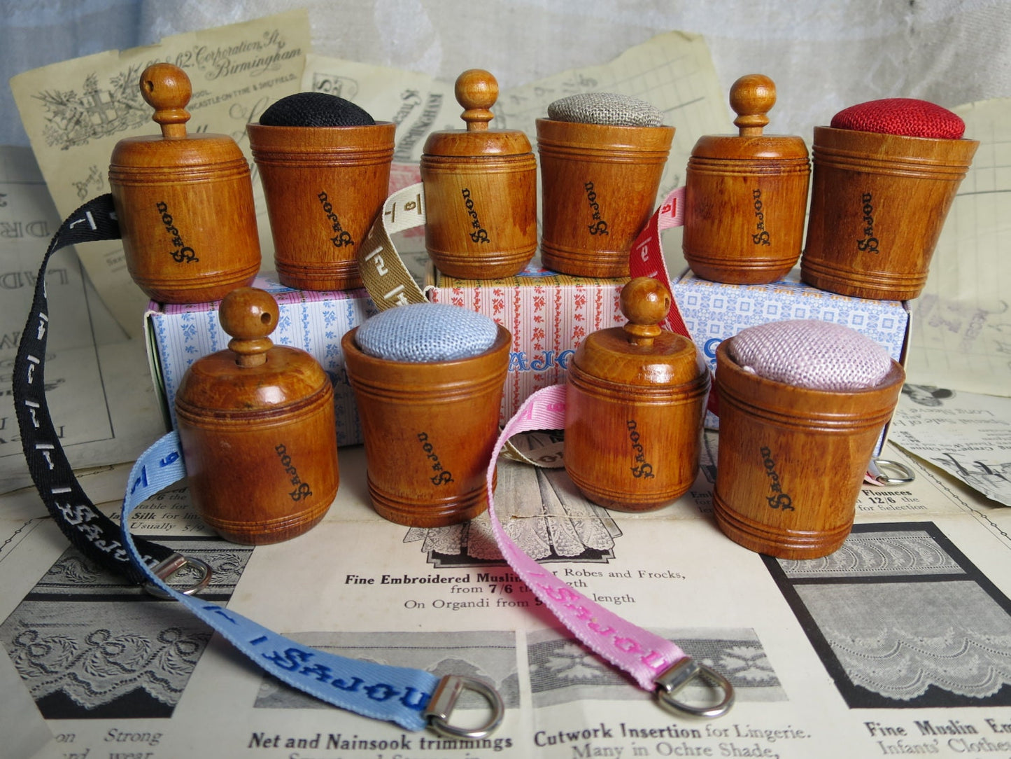 Sajou Hornbeam Wooden Tape Measure & Pin Cushion- Black