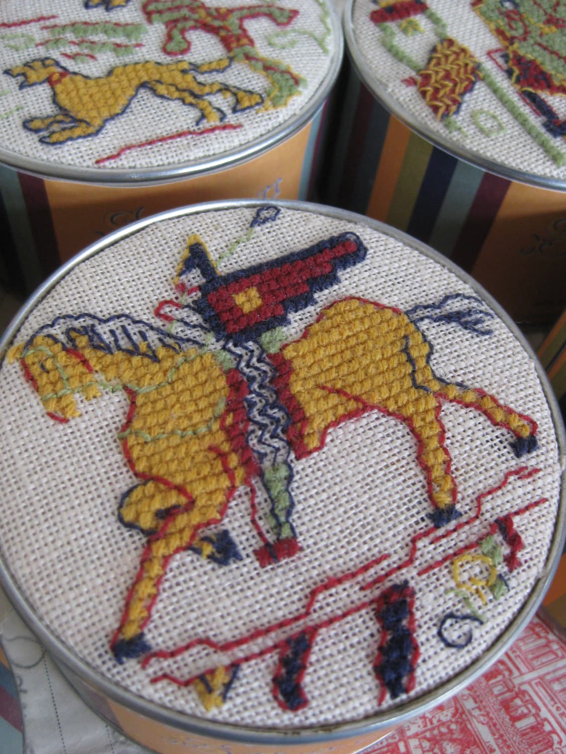 Sajou Bayeux Tapestry Cross Stitch Kit- Norman Knight Pot