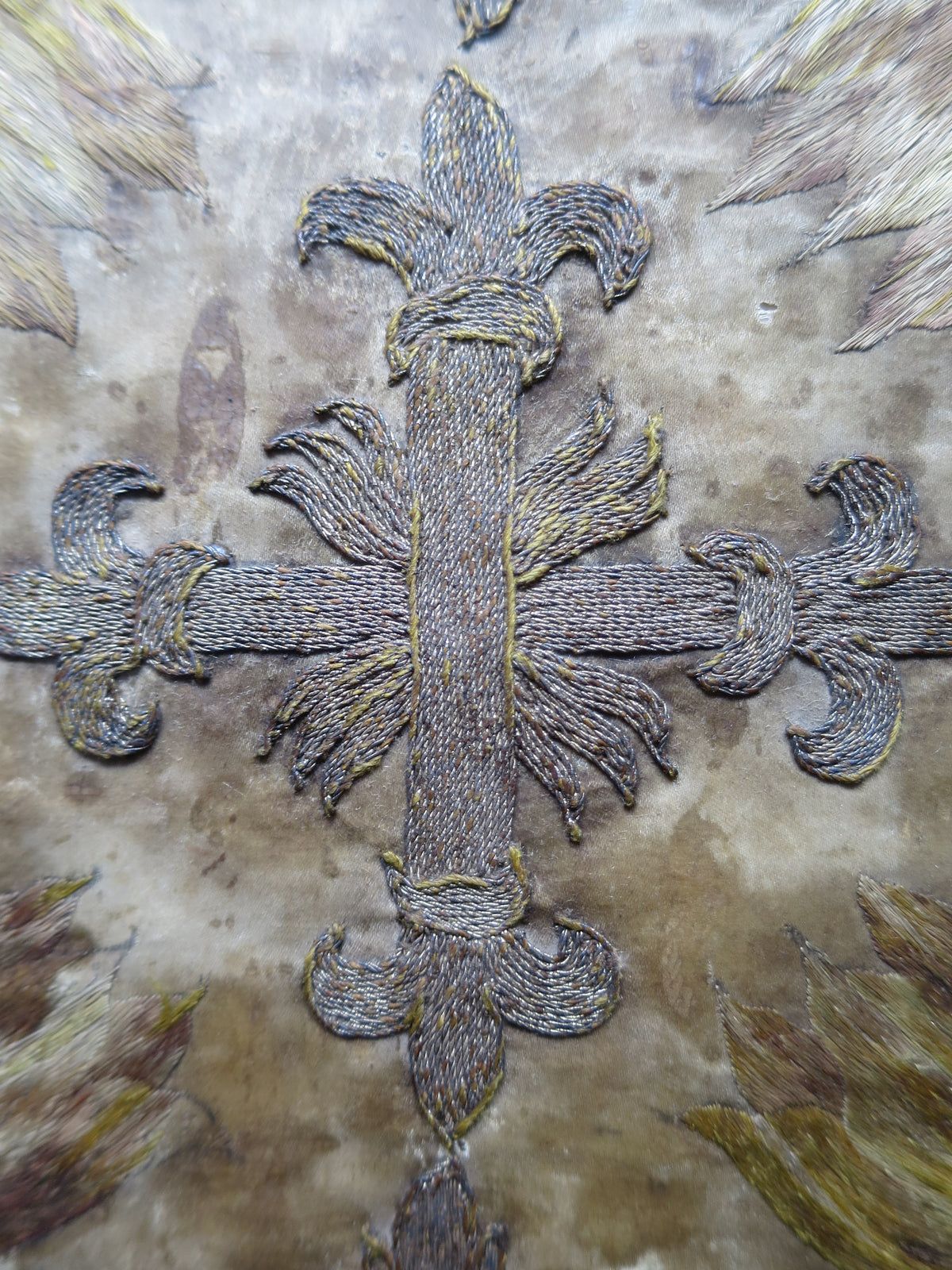 17th/18th Century Italian Liturgical Chalice Veil – Fine Gilt-Metal Couching & Polychrome Silk