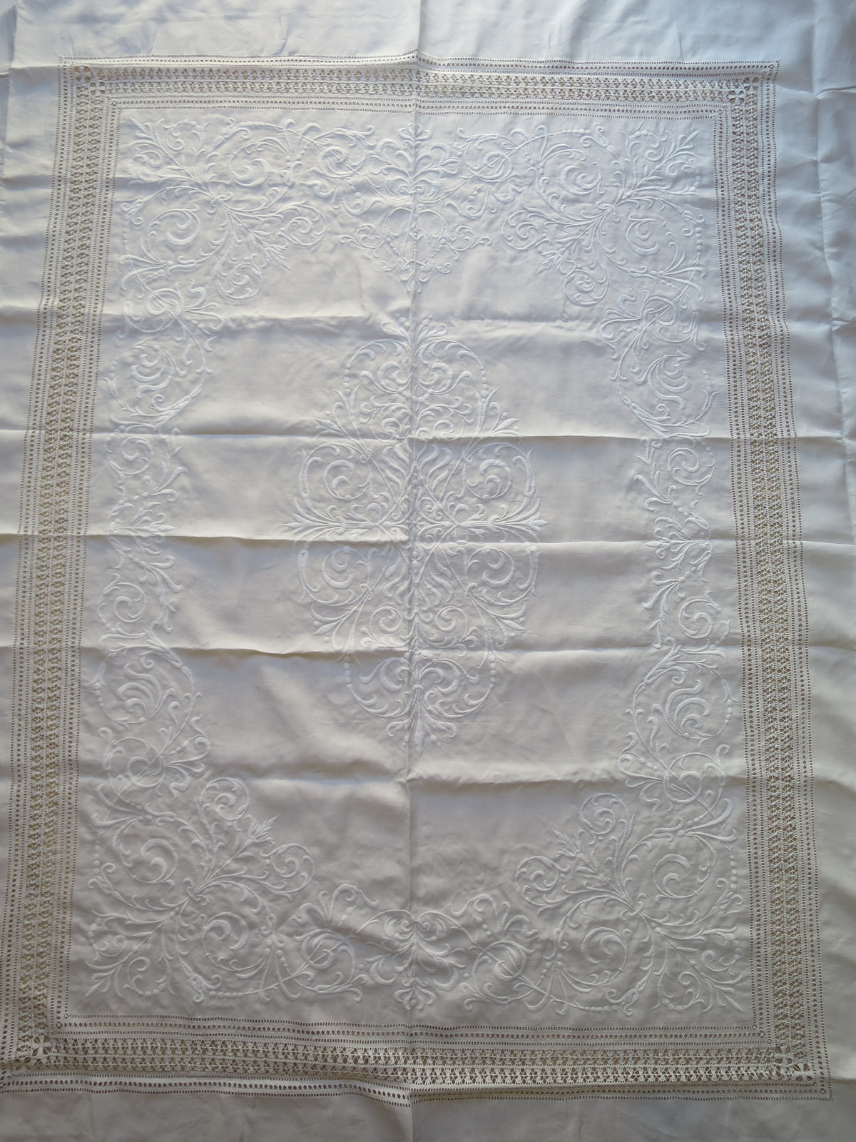 Edwardian Irish Linen Bedspread with Raised Whitework & Reticella Lace, circa 1905