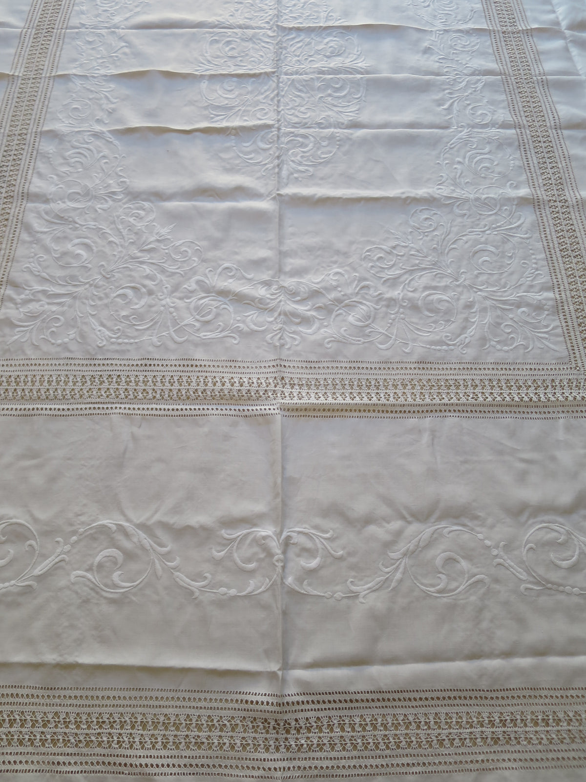 Edwardian Irish Linen Bedspread with Raised Whitework & Reticella Lace, circa 1905