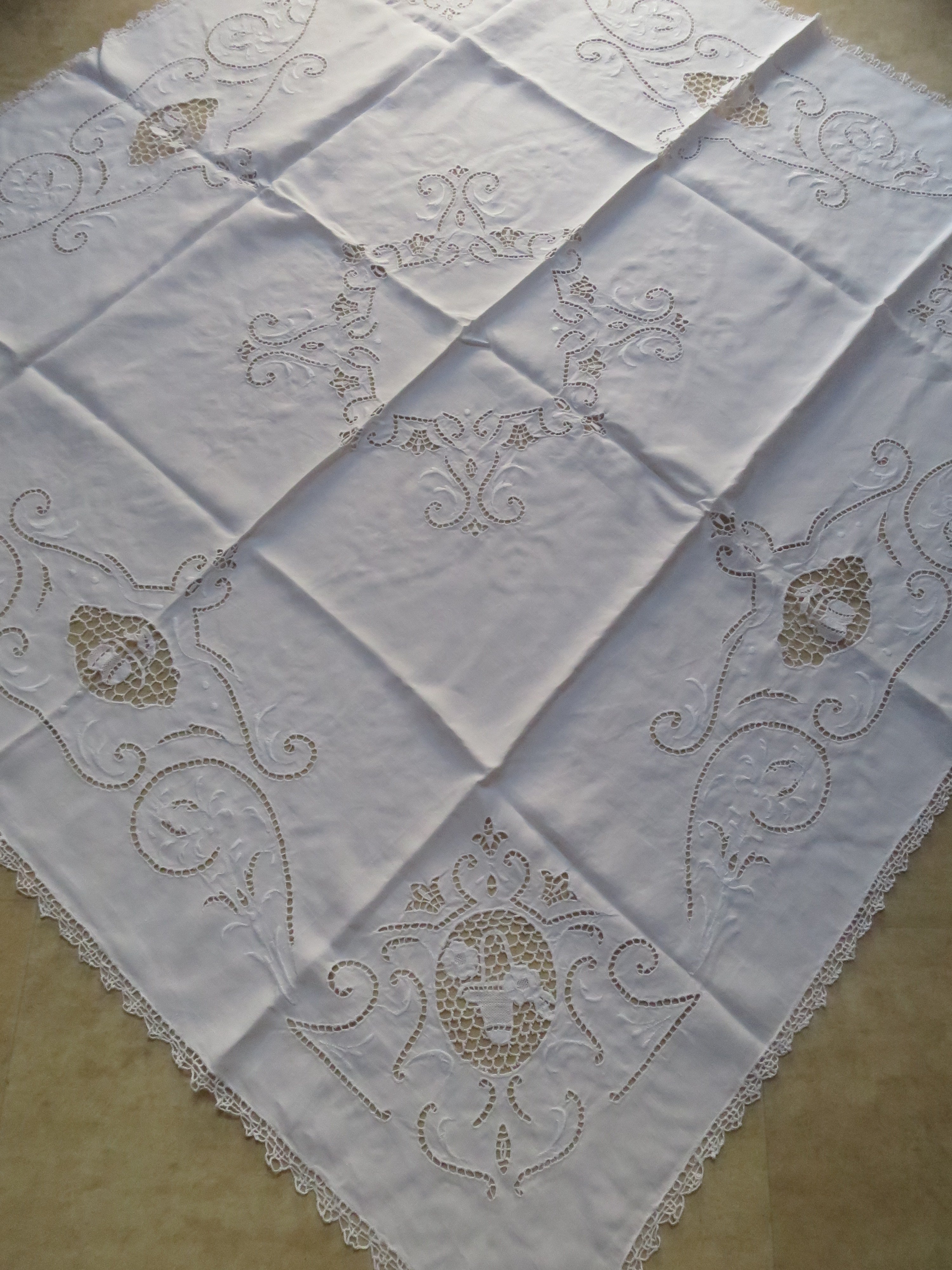 Edwardian Linen Tablecloth with Pictorial Needle Lace, circa 1910