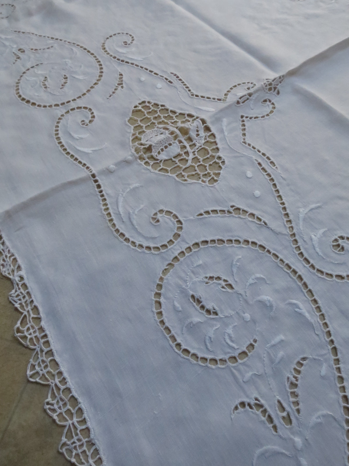 Edwardian Linen Tablecloth with Pictorial Needle Lace, circa 1910