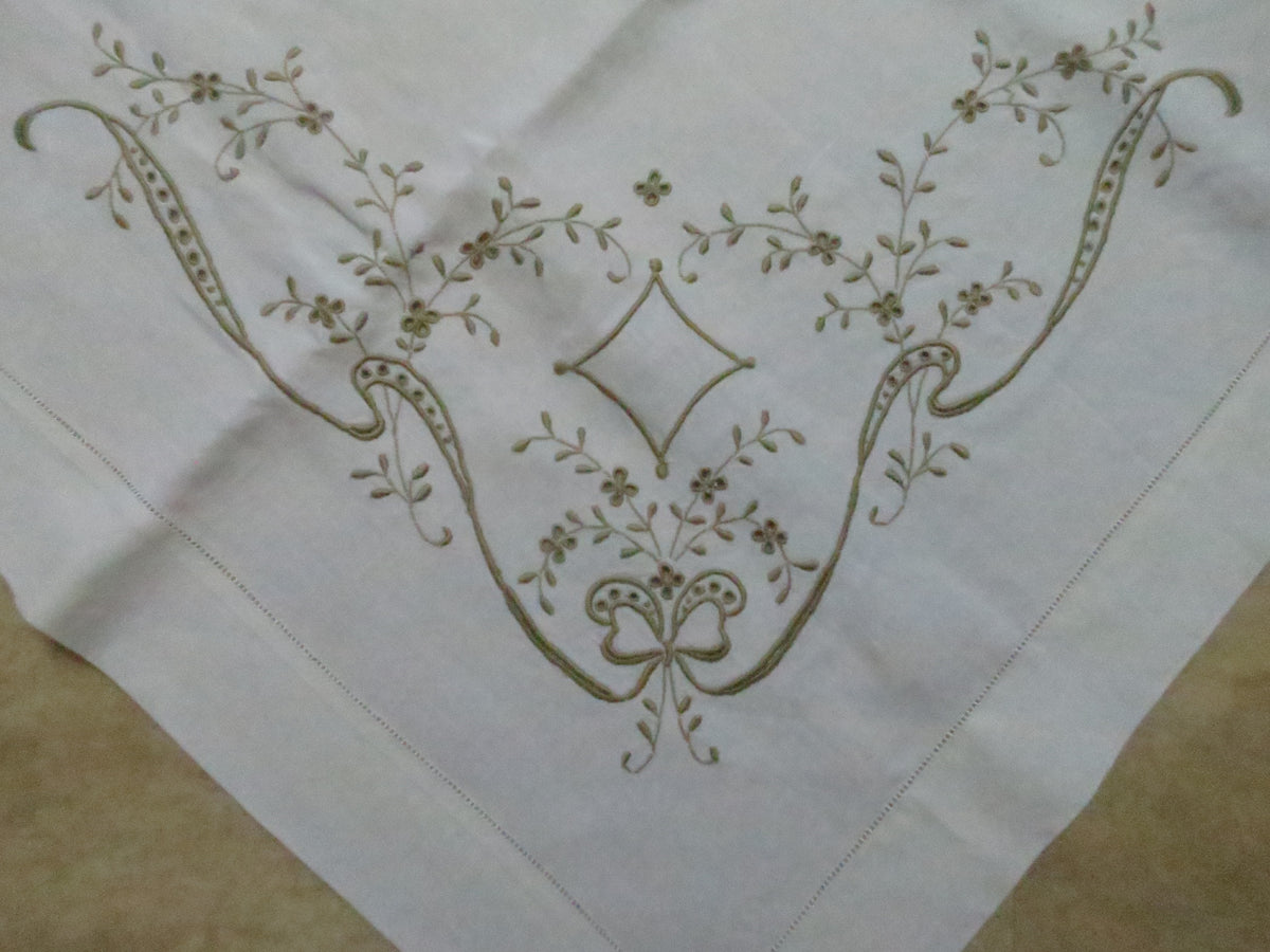 Antique 1920s Madeira Hand-Embroidered Slubby Linen Tablecloth, 120cm