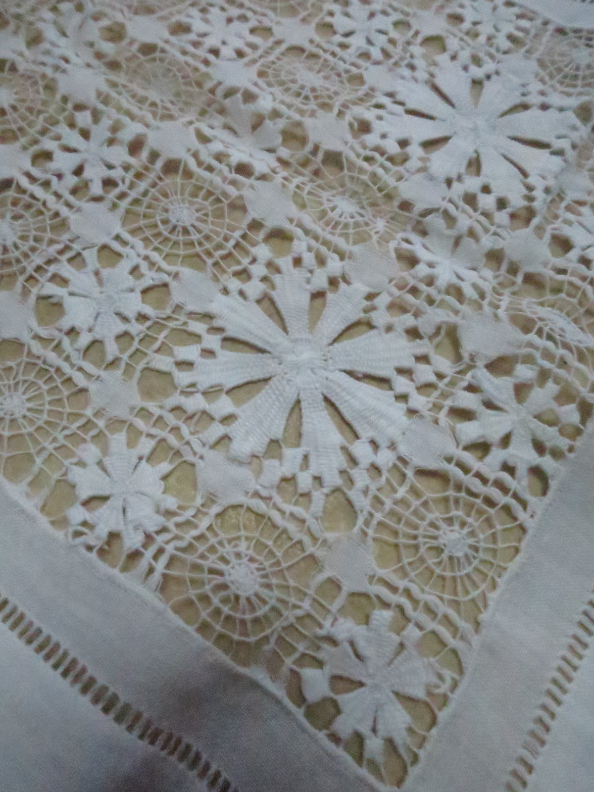 Antique Reticella-Style Cutwork & Bobbin Lace Tray Cloth, circa 1915