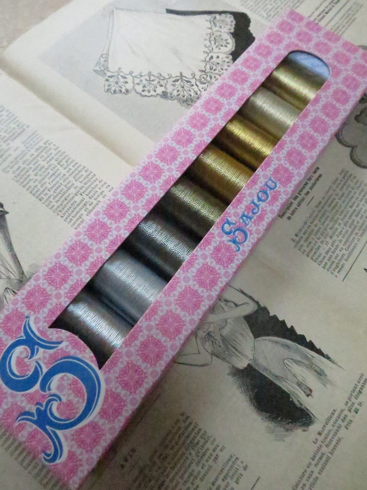 Sajou Metallized Thread 8-Spool Box - Gold & Silver Tones