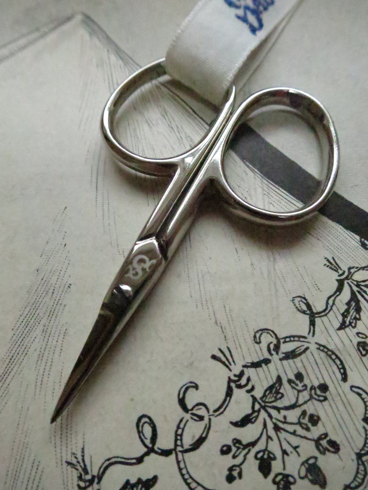 Sajou Nickel Plated Miniature Embroidery Scissors- Changey