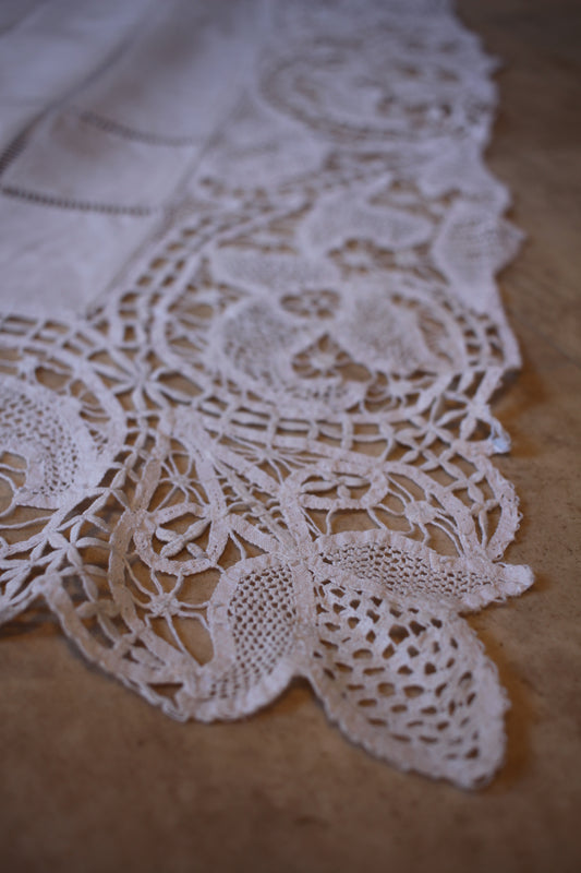 Antique Linen Presentation Sheet with Branscombe Lace, c. 1905