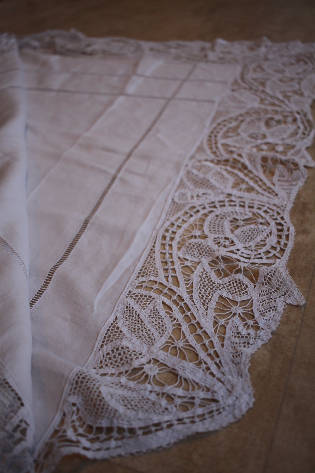 Antique Linen Presentation Sheet with Branscombe Lace, c. 1905