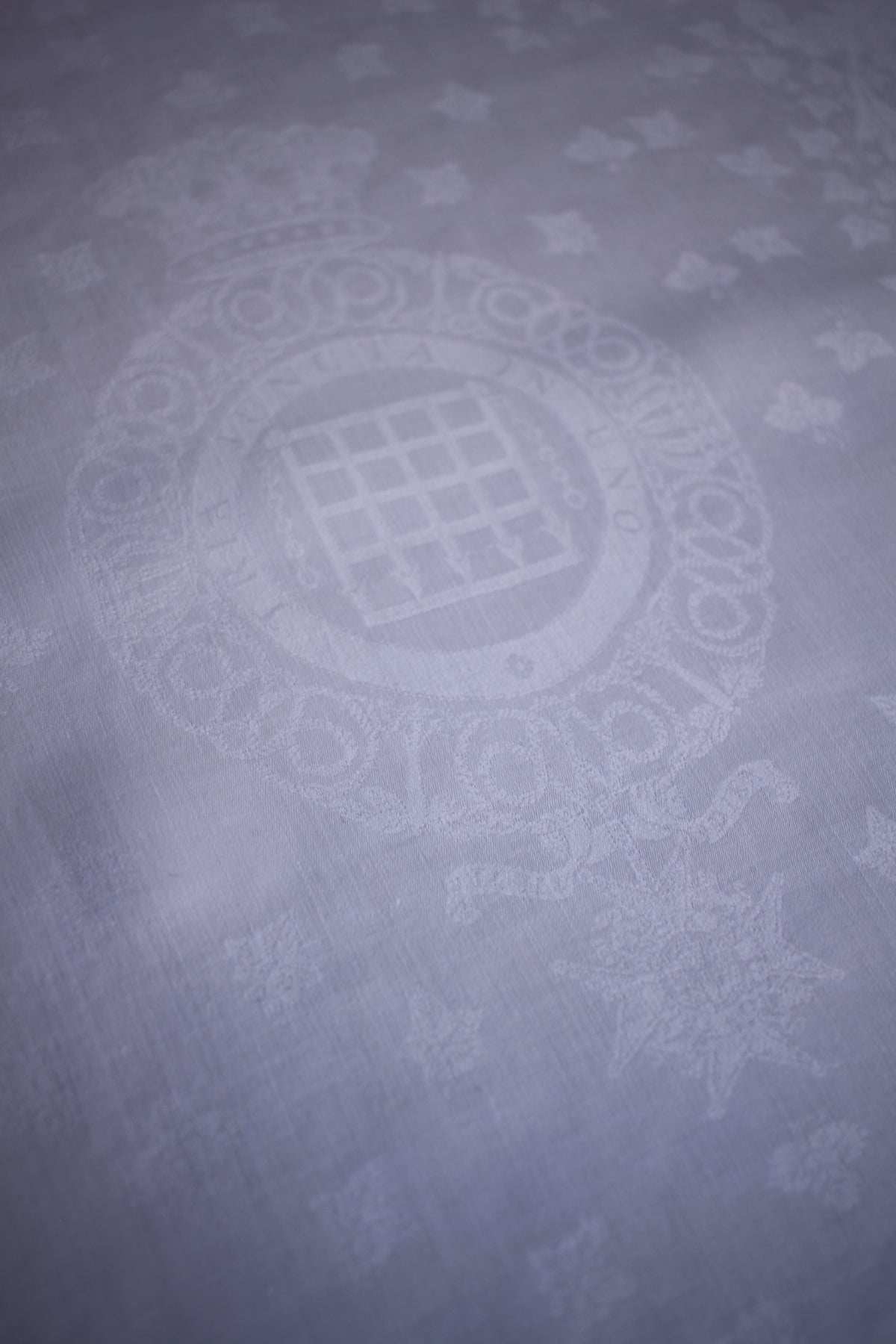 Rare Aristocratic 16pc Irish Linen Damask Dining Set – Order of the Bath & Lord Raglan Provenance (c. 1852–1879)