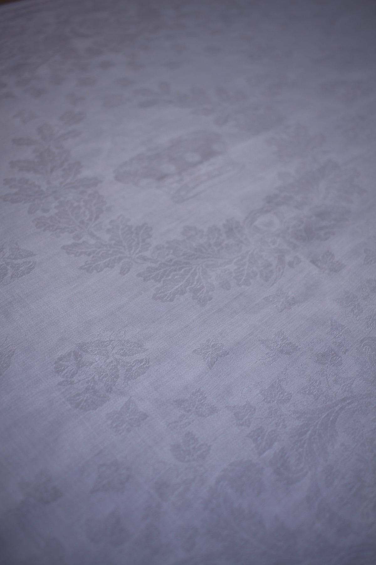 Rare Aristocratic 16pc Irish Linen Damask Dining Set – Order of the Bath & Lord Raglan Provenance (c. 1852–1879)