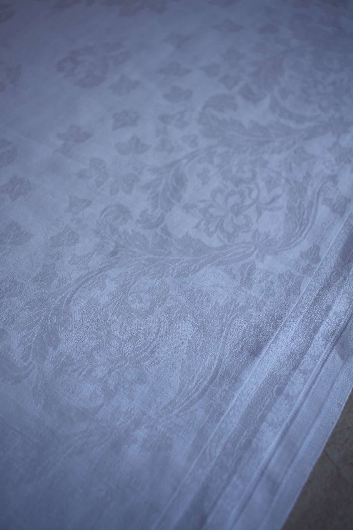 Rare Aristocratic 16pc Irish Linen Damask Dining Set – Order of the Bath & Lord Raglan Provenance (c. 1852–1879)