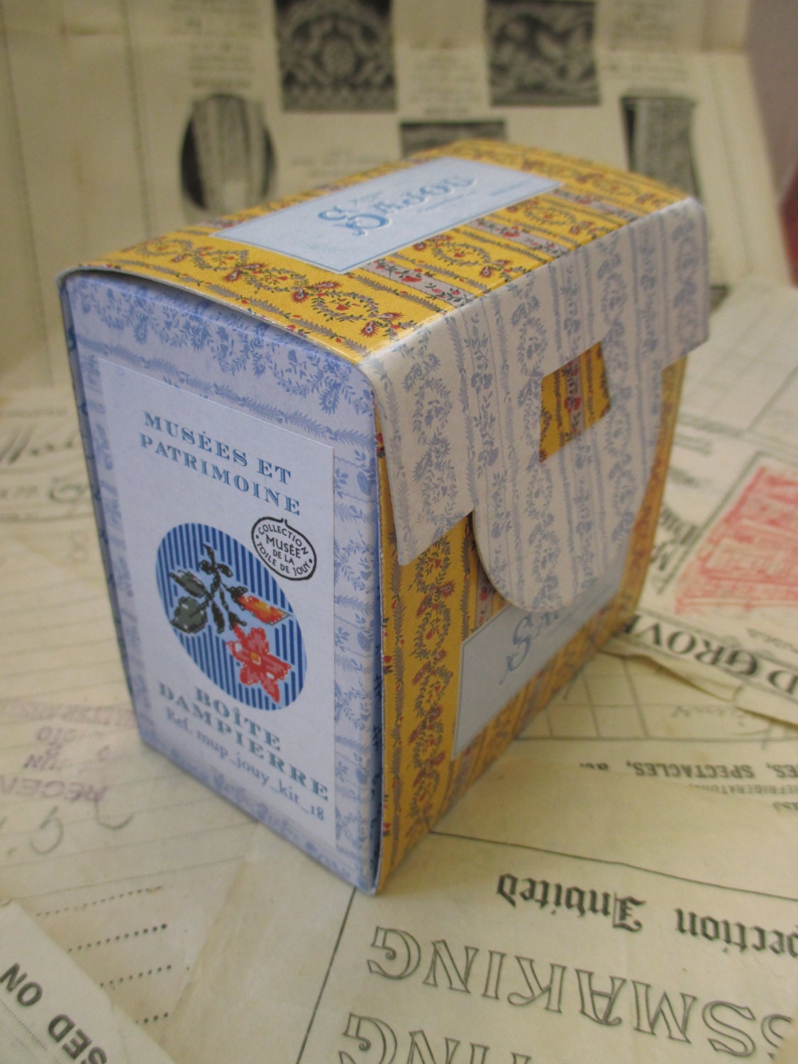 Sajou Museum & Heritage Toile du Jouy Cross Stitch Embroidery Kit- Dampierre Pot