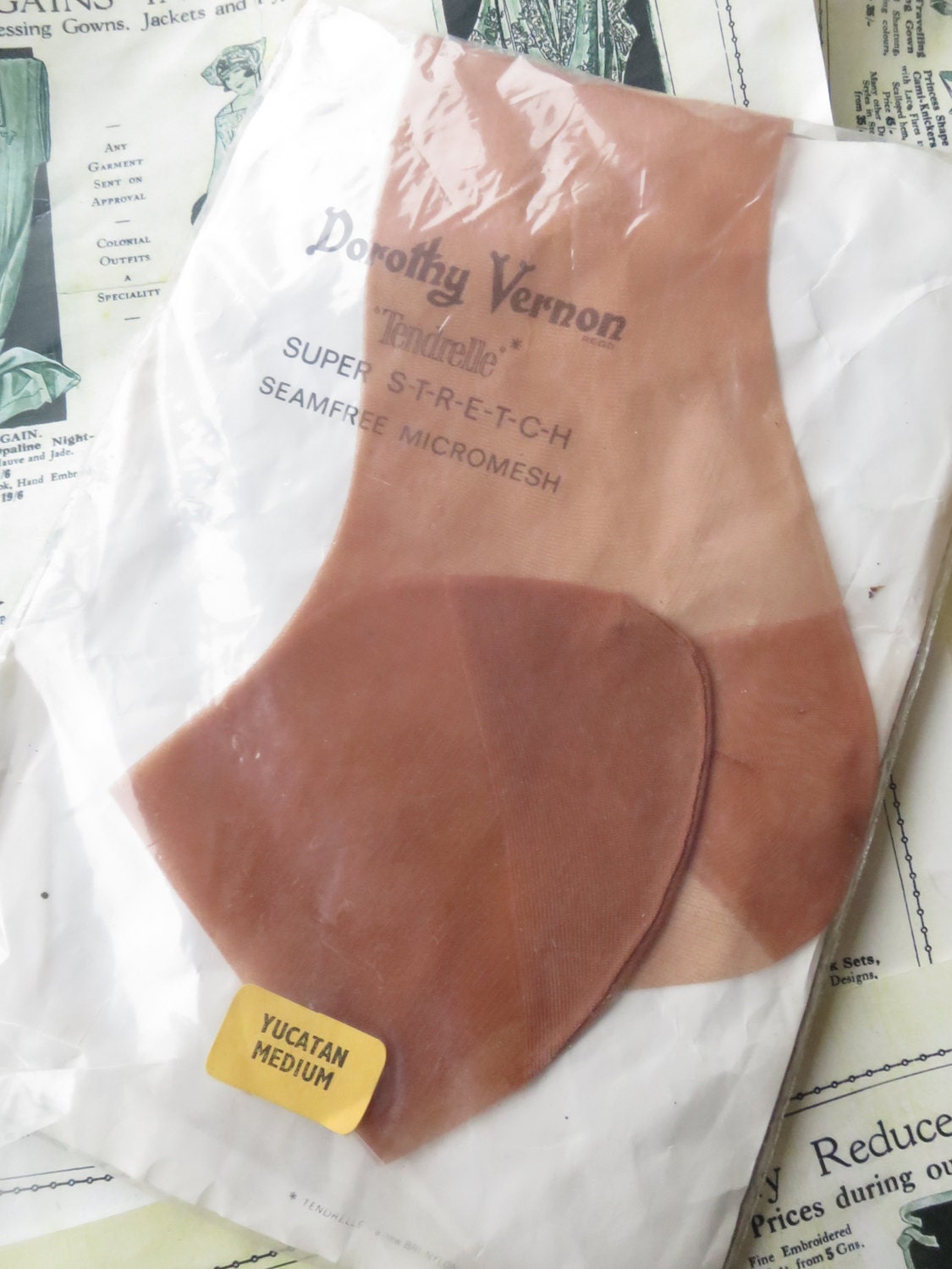 Vintage 1960's Unused Dorothy Vernon Seam Free Micromesh Nylon Stockings