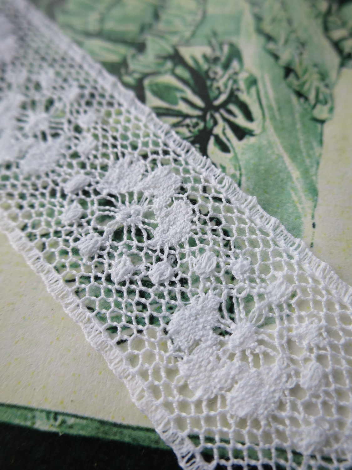 White English Nottingham Lace- Valenciennes Floral Spot- Insertion- 2.7 cm