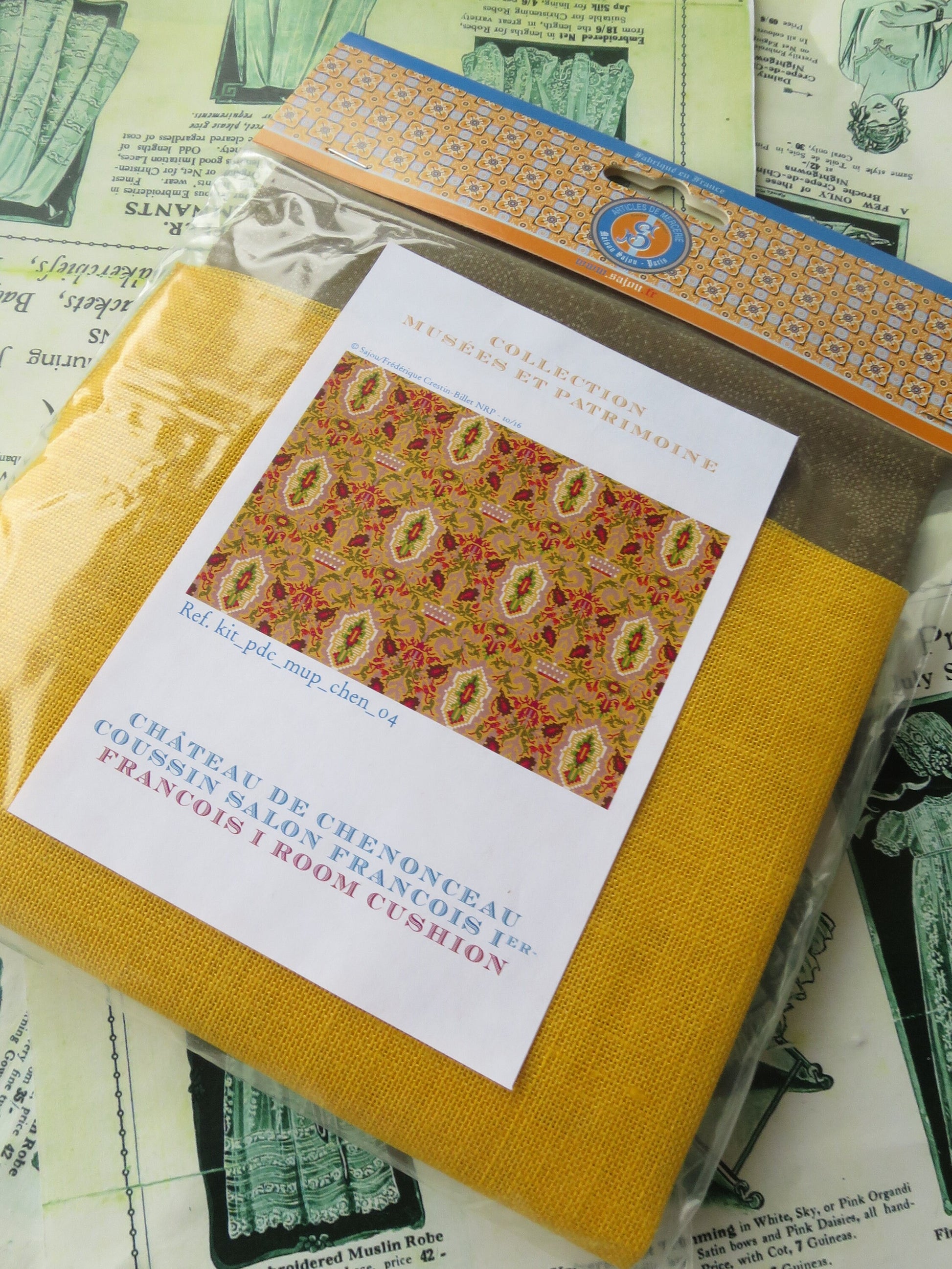 Sajou Museum & Heritage Chateau du Chenonceau Embroidered Cushion Kit- Francois I Room