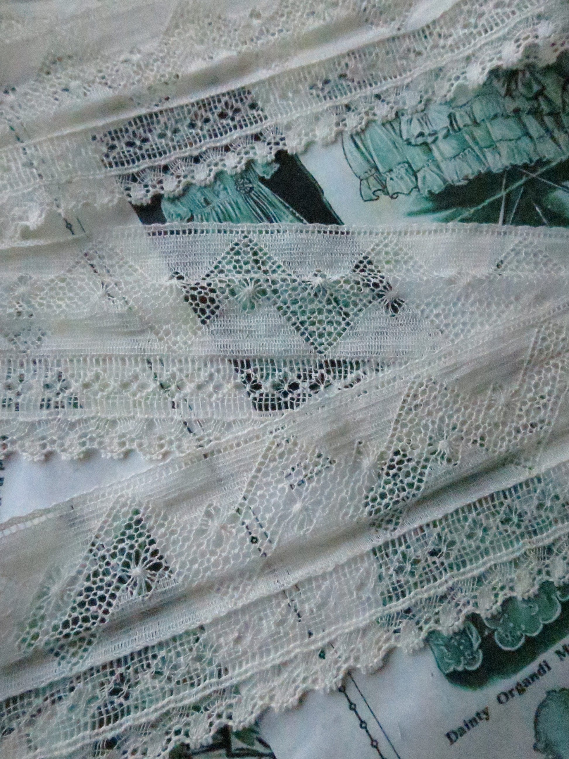Ecru English Nottingham Lace- Zig Zag- 5.5 cm