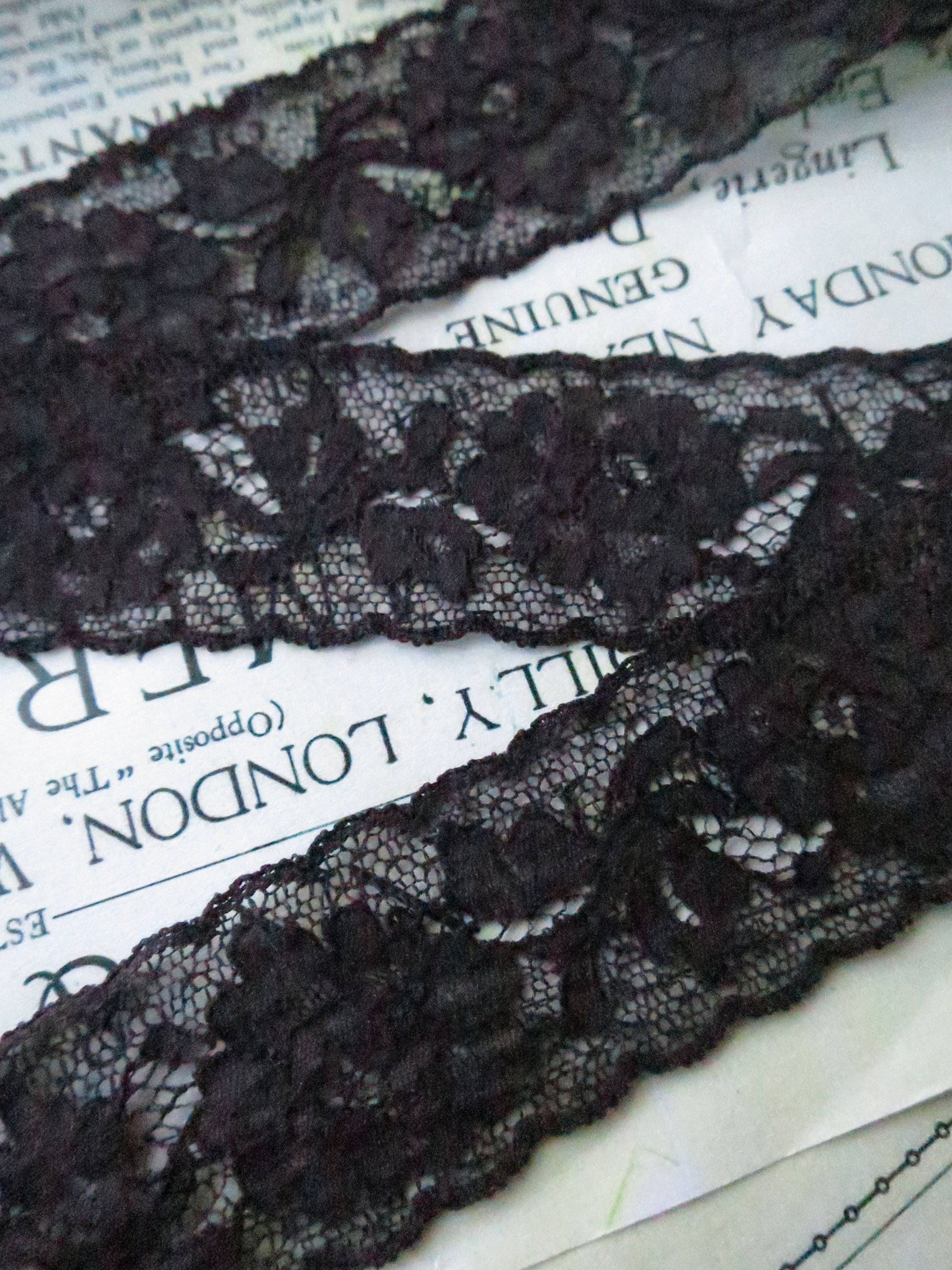 Black English Nottingham Lace- Alencon Flowers- Galloon- 3.5 cm