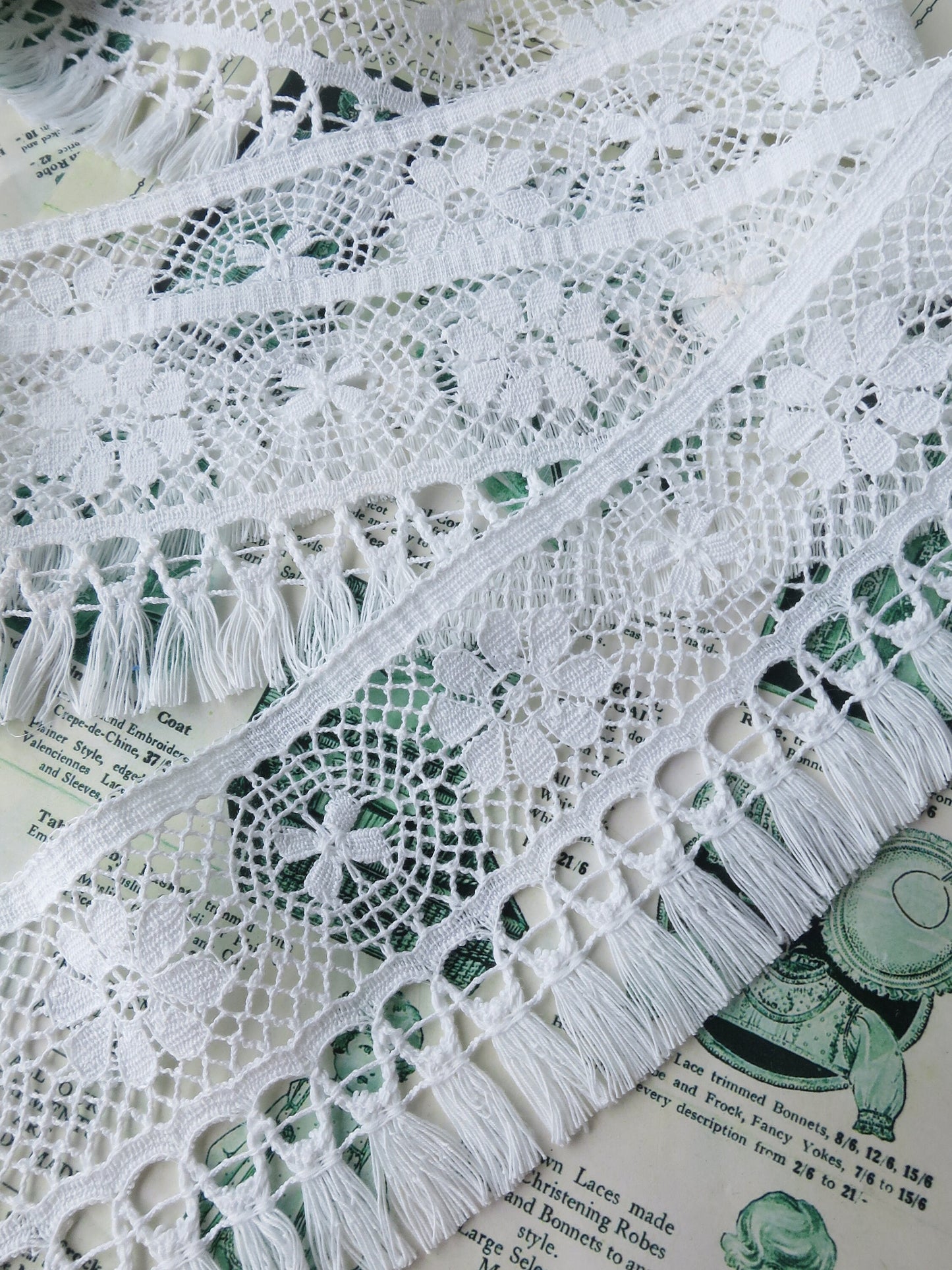 White English Nottingham Lace- Fringed Torchon- 8.7 cm