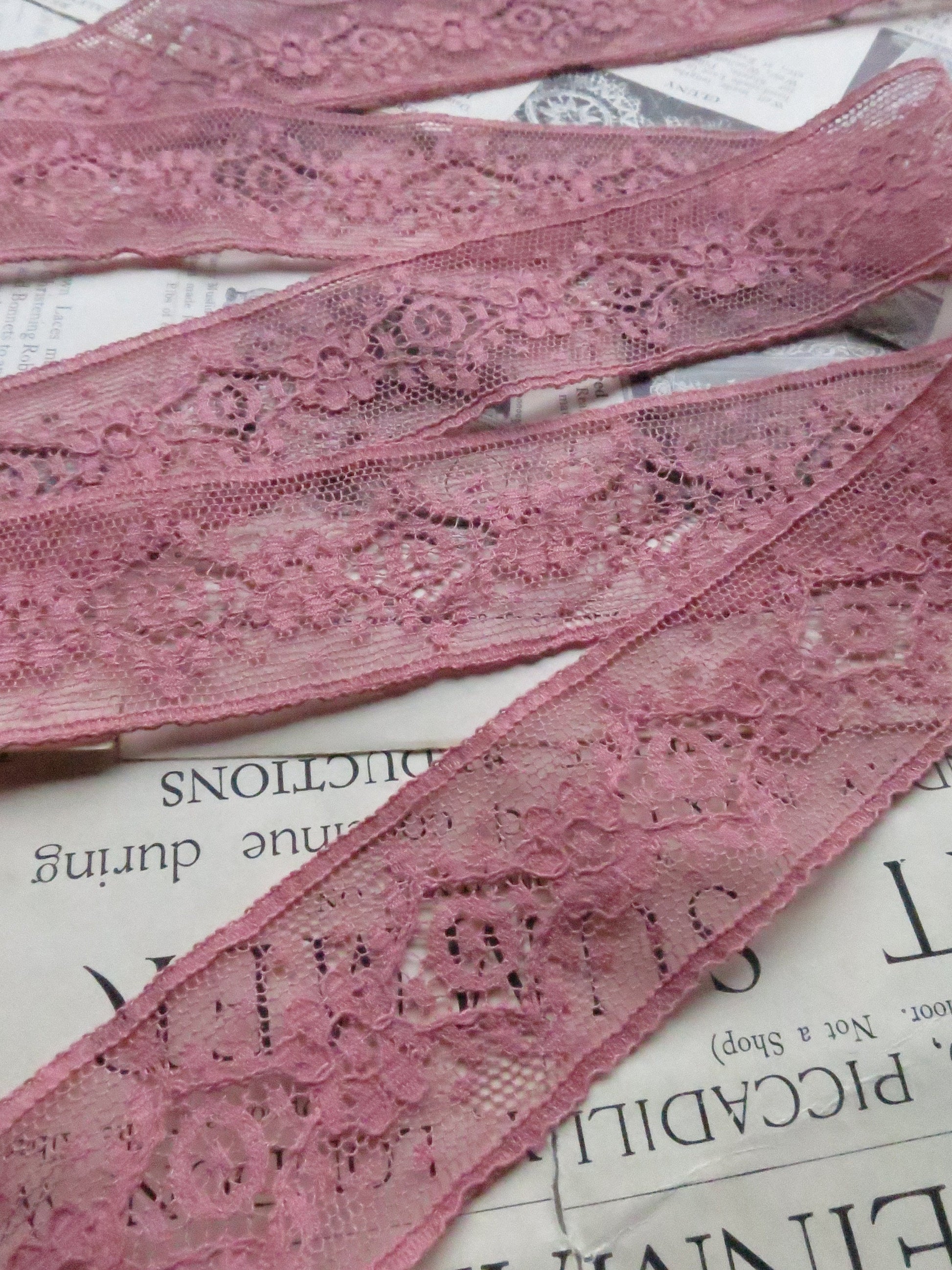 Dusky Pink English Nottingham Lace- Diamond & Floral Point- Insertion- 3.5 cm