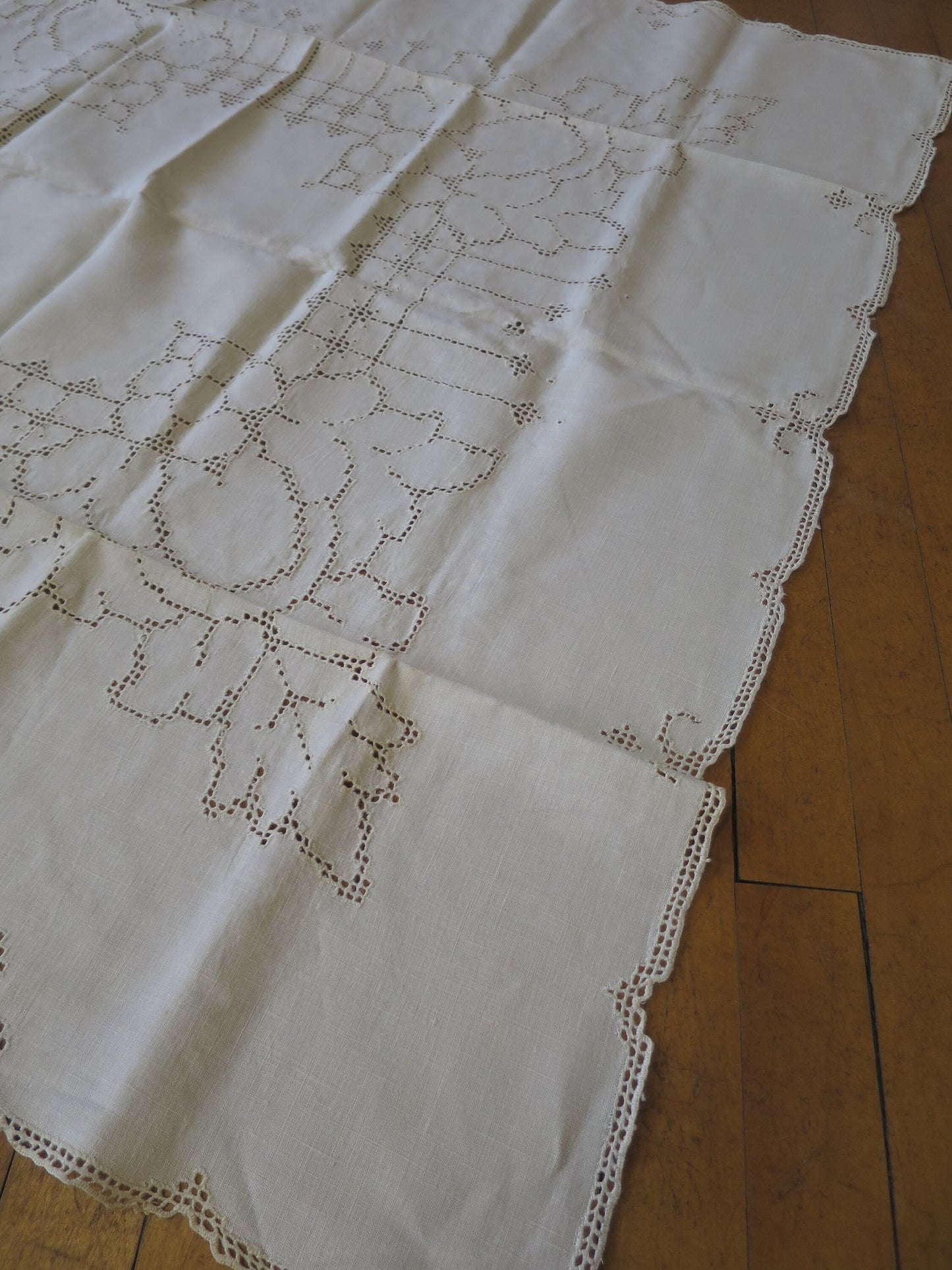 Elegant Antique Edwardian Irish Linen Table Cloth- Hand Worked Pulled Thread Embroidery