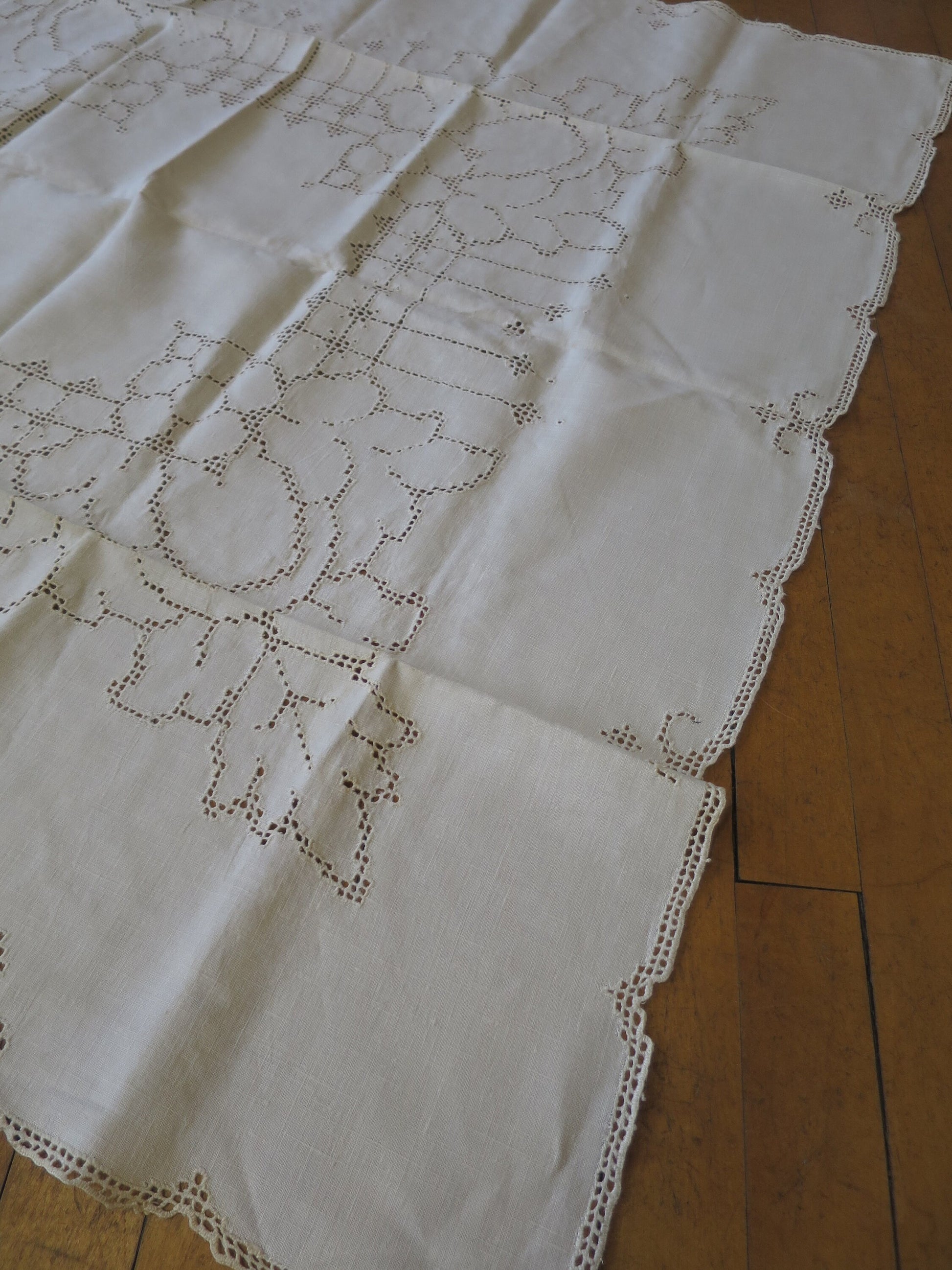 Elegant Antique Edwardian Irish Linen Table Cloth- Hand Worked Pulled Thread Embroidery