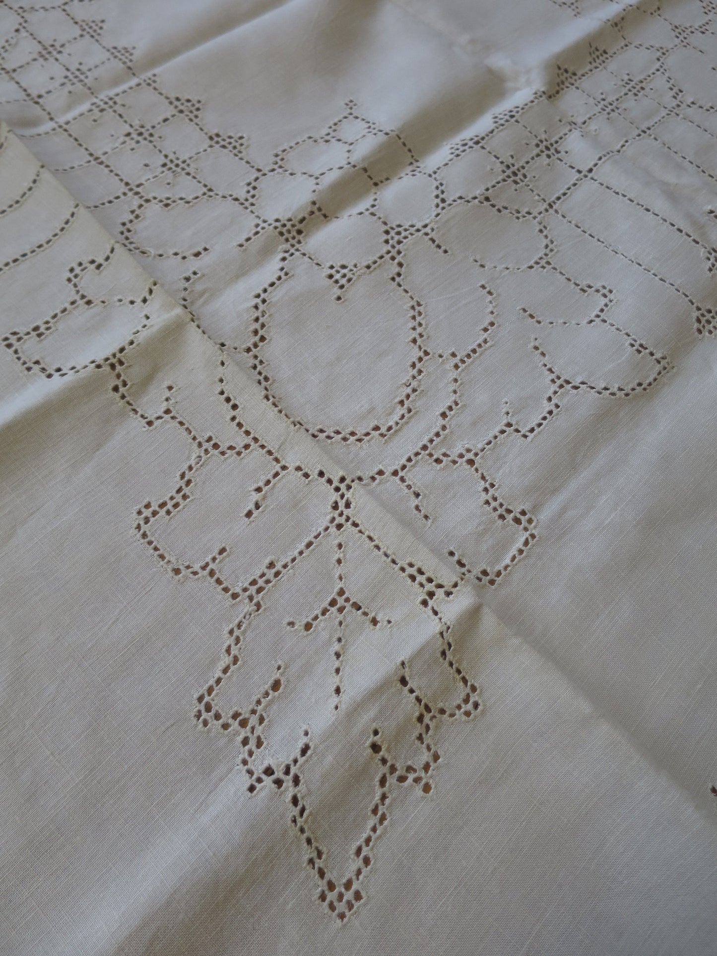 Elegant Antique Edwardian Irish Linen Table Cloth- Hand Worked Pulled Thread Embroidery